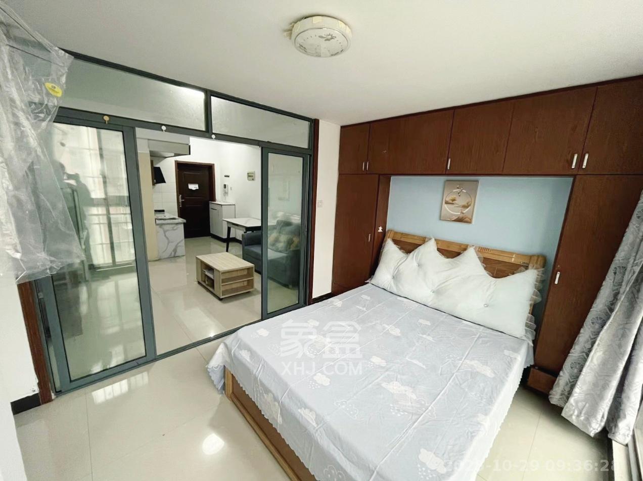 巢之恋 1室1厅1卫 1400.0元/月 巢之恋 1室1厅1卫 1400.0元/月室内图