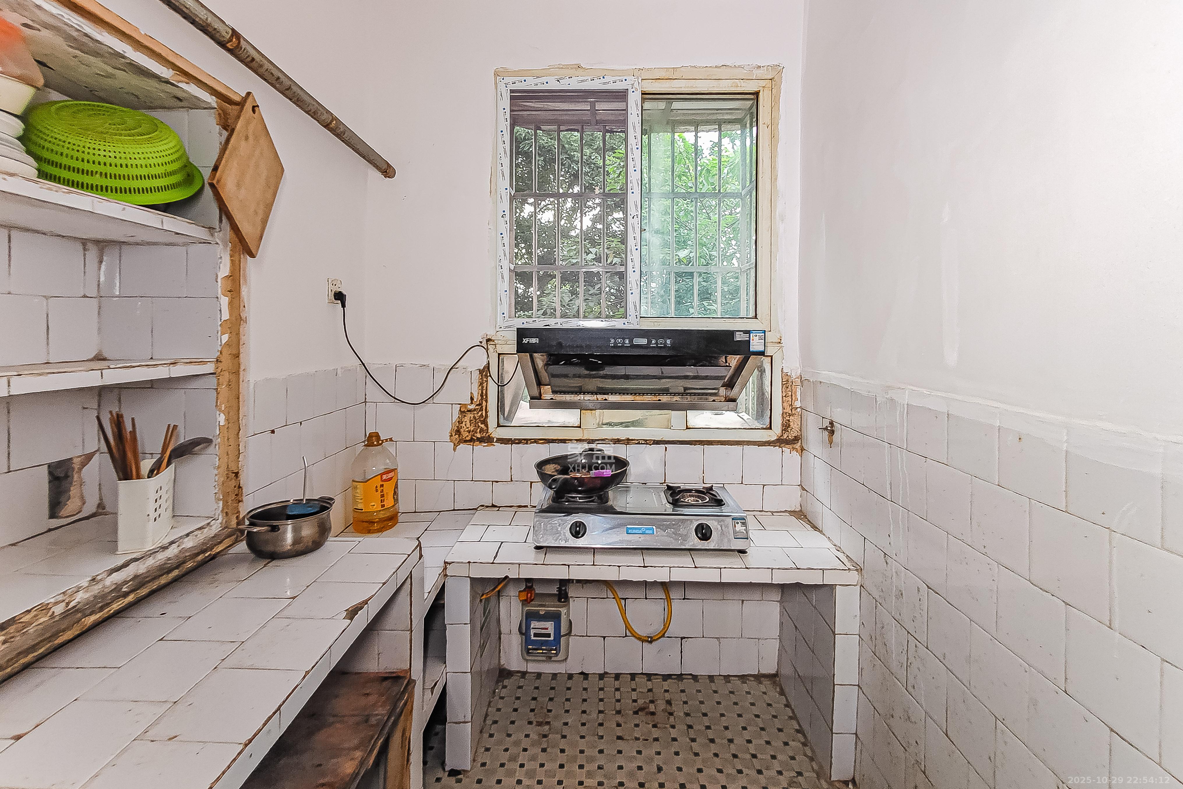 茶园坡社区(原王家冲社区)  2室2厅1卫    31.0万厨房