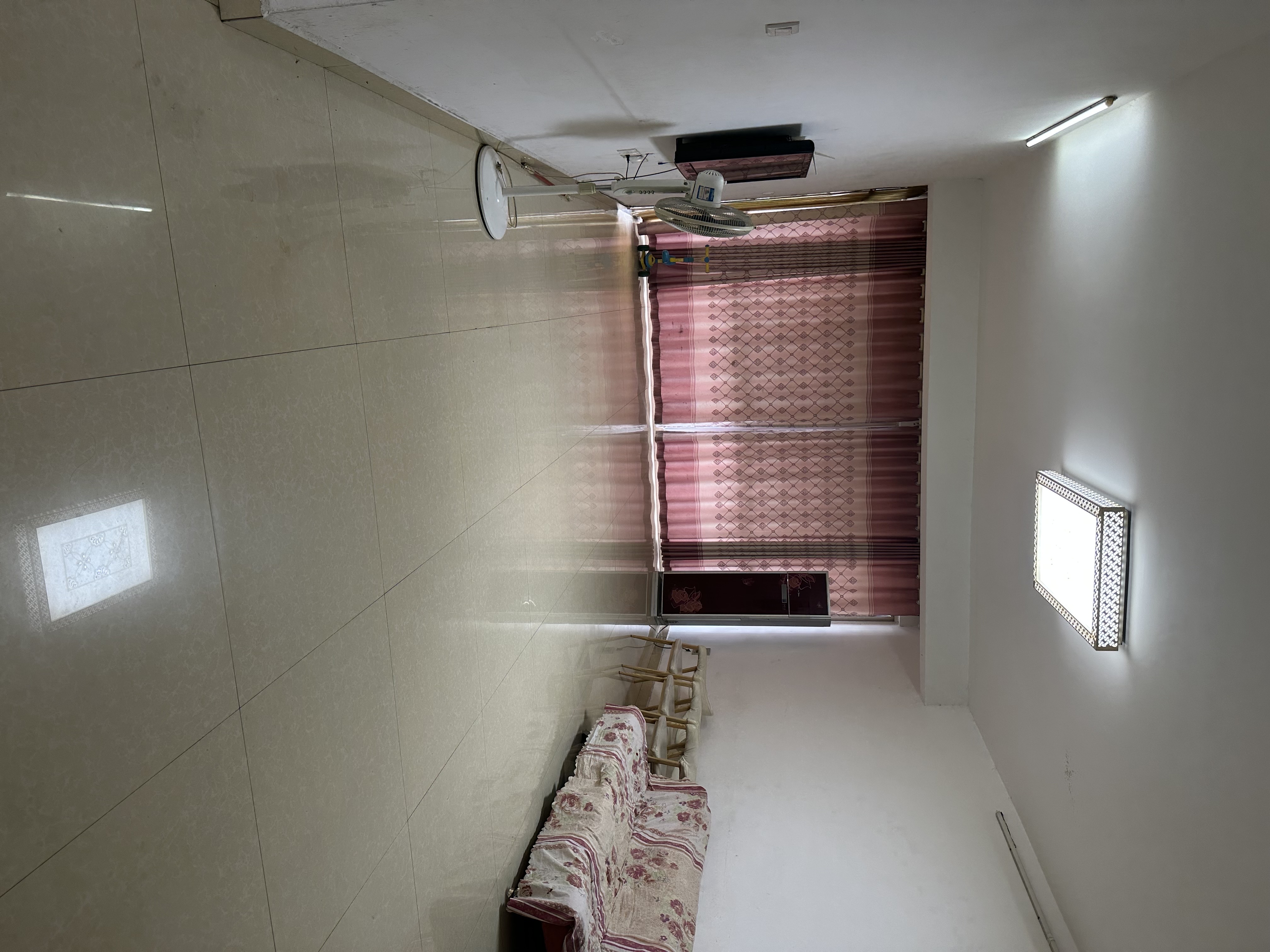 幸福阳光小区 3室2厅2卫 46.8万 幸福阳光小区 3室2厅2卫 46.8万客厅