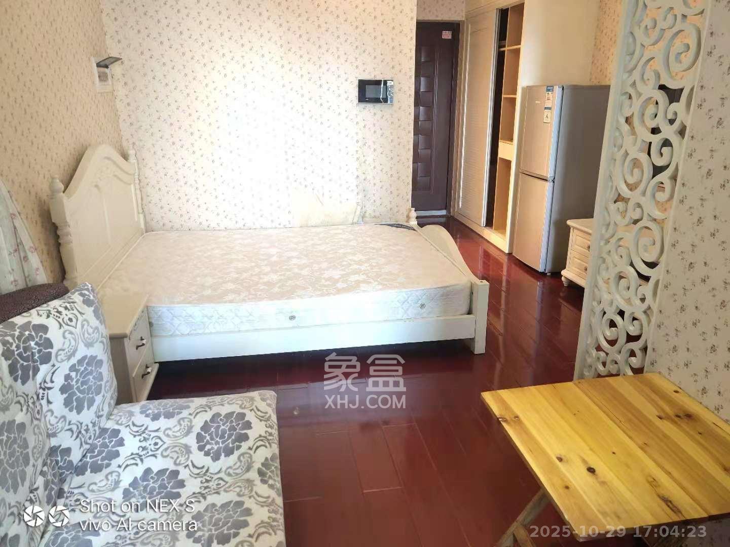 铂宫  1室1厅1卫    1800.0元/月 铂宫  1室1厅1卫    1800.0元/月室内图