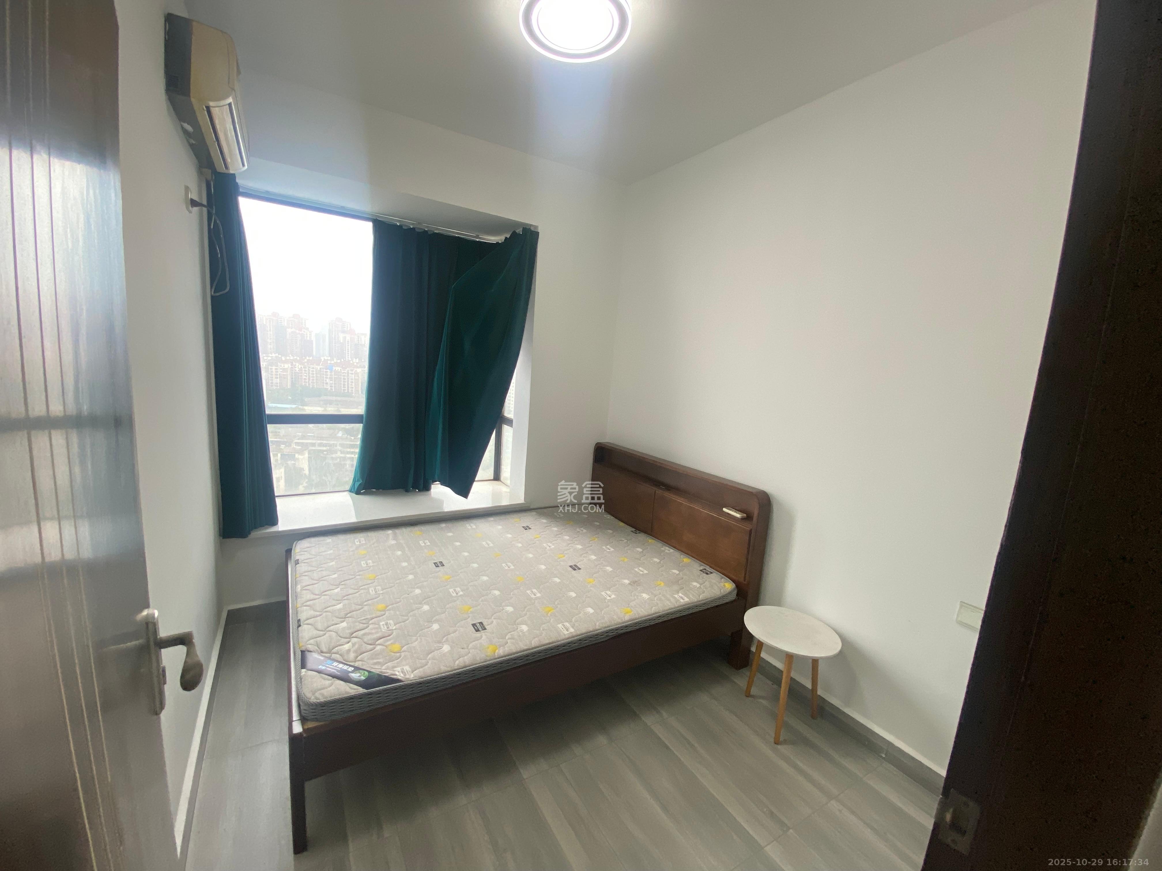 金领家族  3室1厅1卫    2280.0元/月室内图