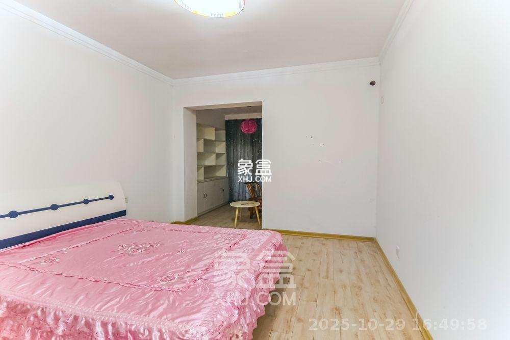 四季星城  3室2厅2卫    1700.0元/月 四季星城  3室2厅2卫    1700.0元/月室内图