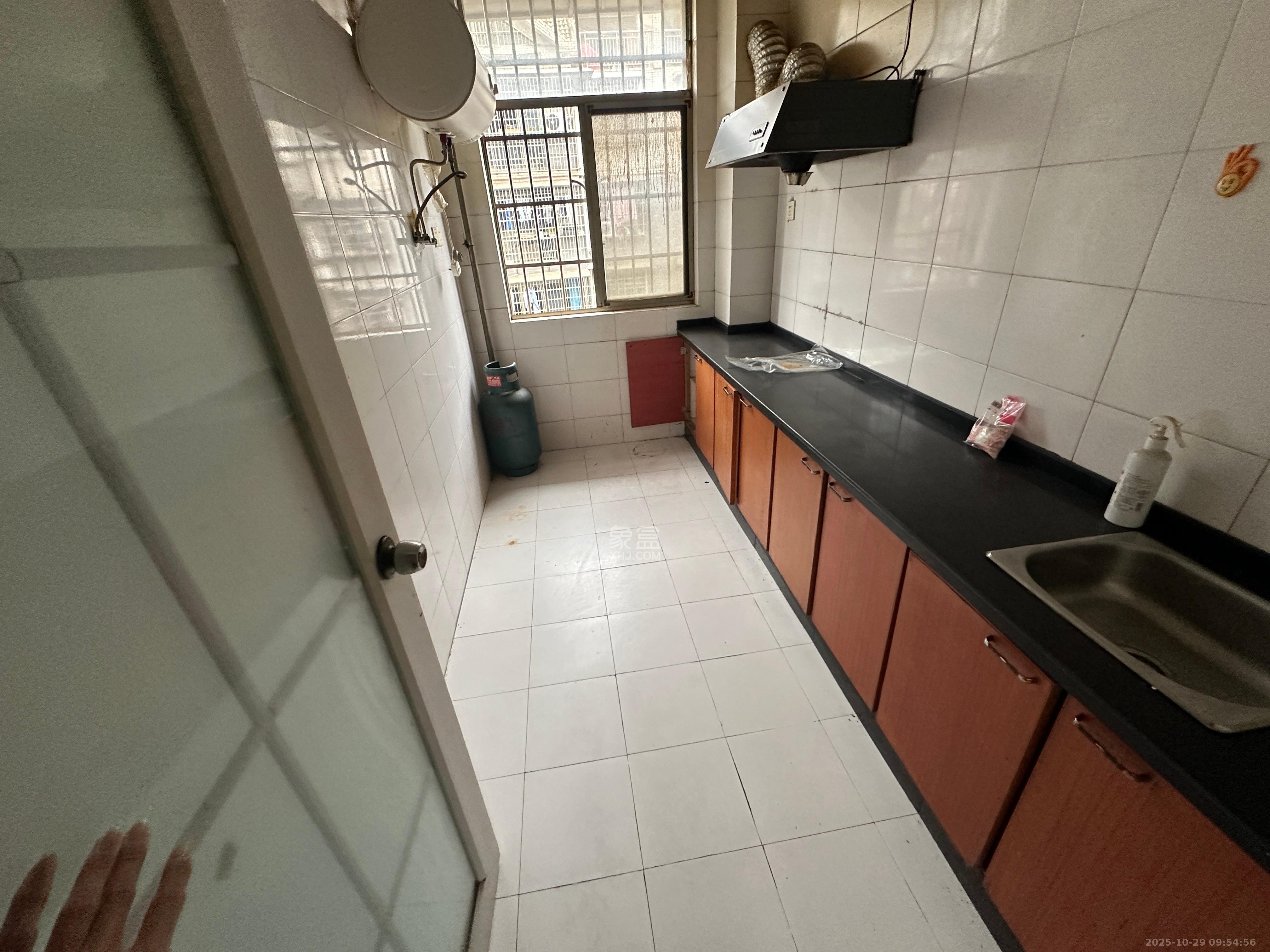 黄鹤小区3片  1室0厅0卫    1800.0元/月室内图