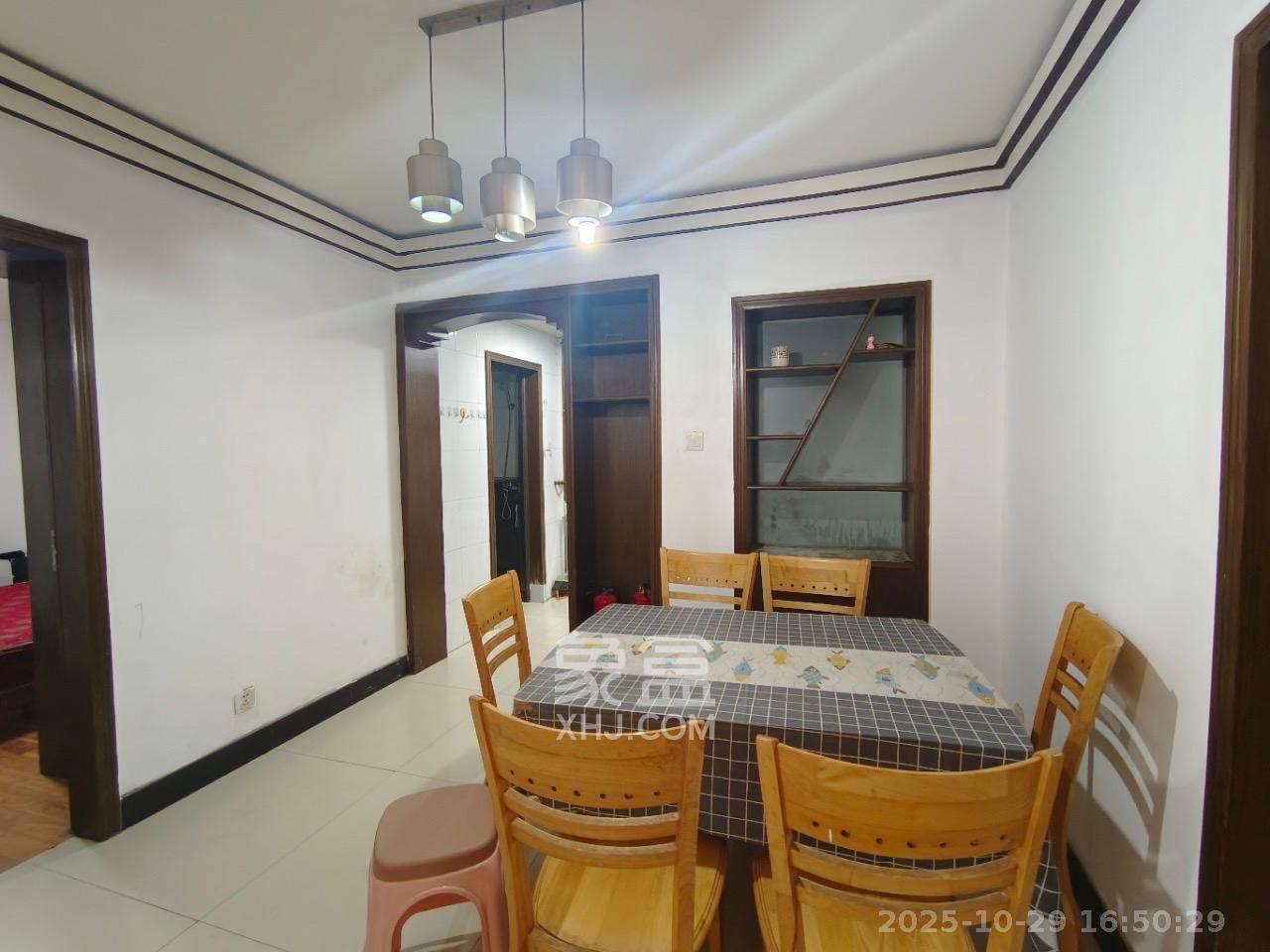 都市春天  3室2厅2卫    2600.0元/月室内图