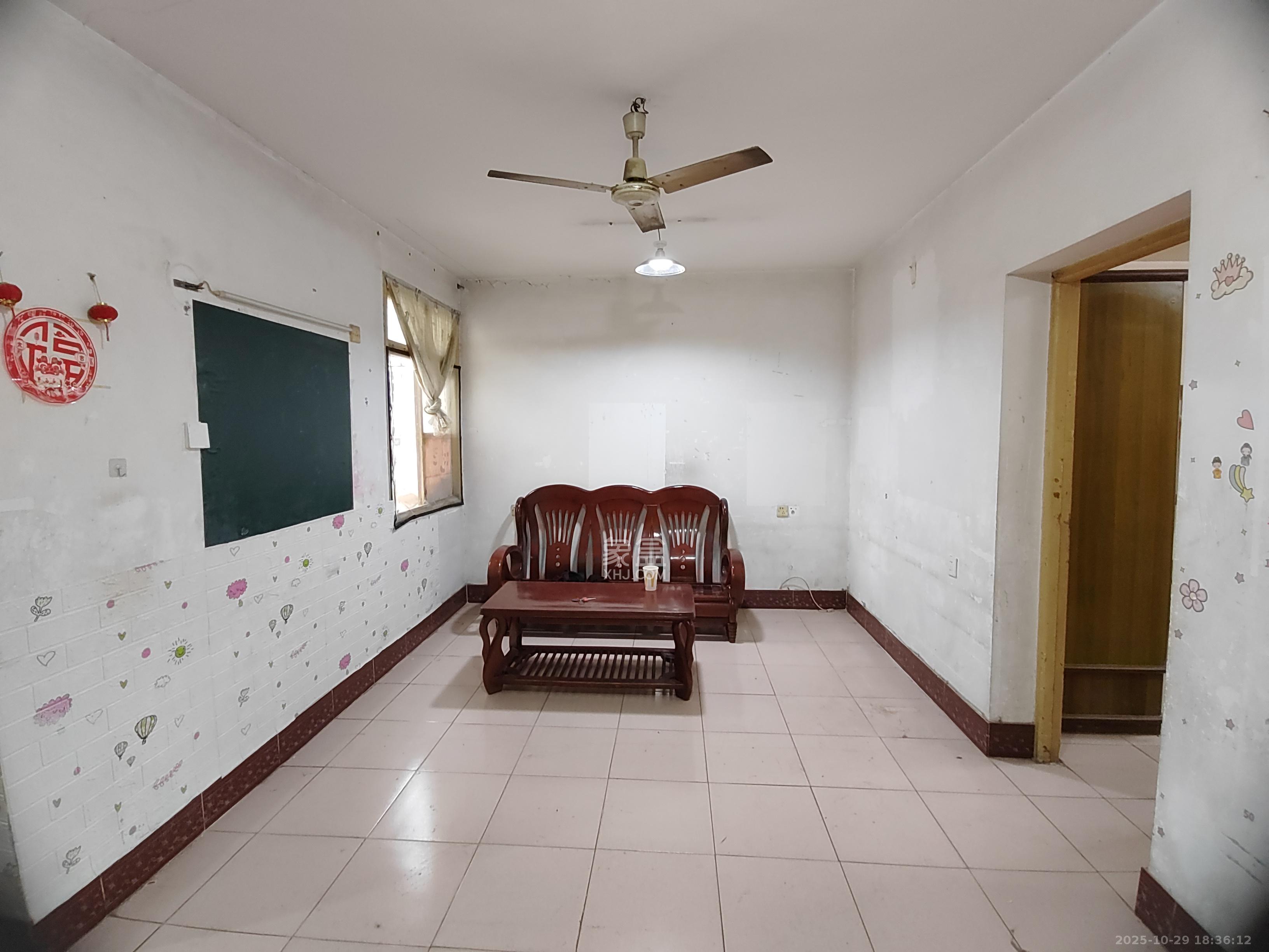 岳银小区(一二三五村)  2室1厅1卫    1600.0元/月 岳银小区(一二三五村)  2室1厅1卫    1600.0元/月户型图