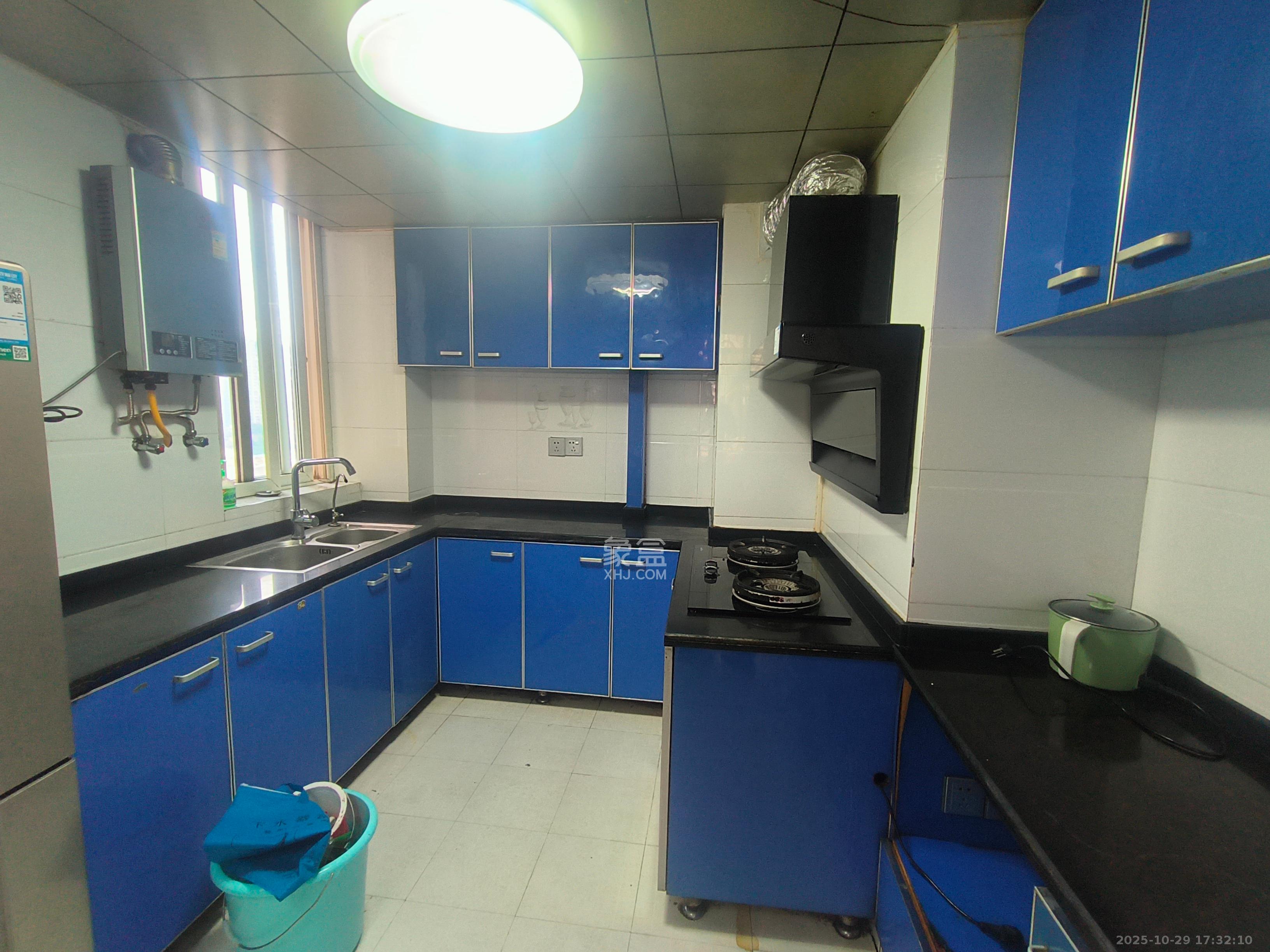 楚天馨苑 2室2厅1卫 1900.0元/月 楚天馨苑 2室2厅1卫 1900.0元/月室内图