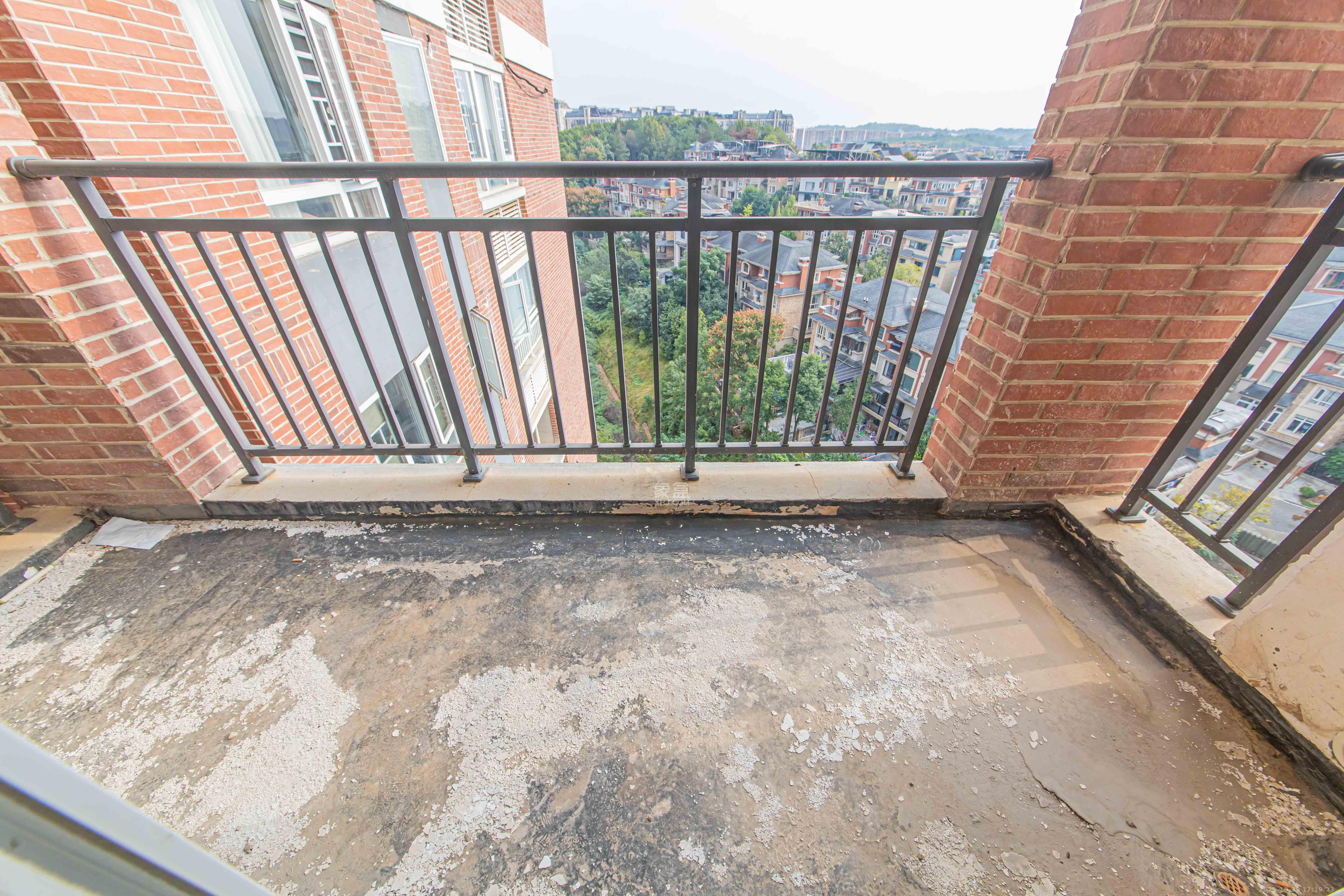 哈佛小镇（五矿哈佛小镇）  4室2厅2卫    72.8万阳台