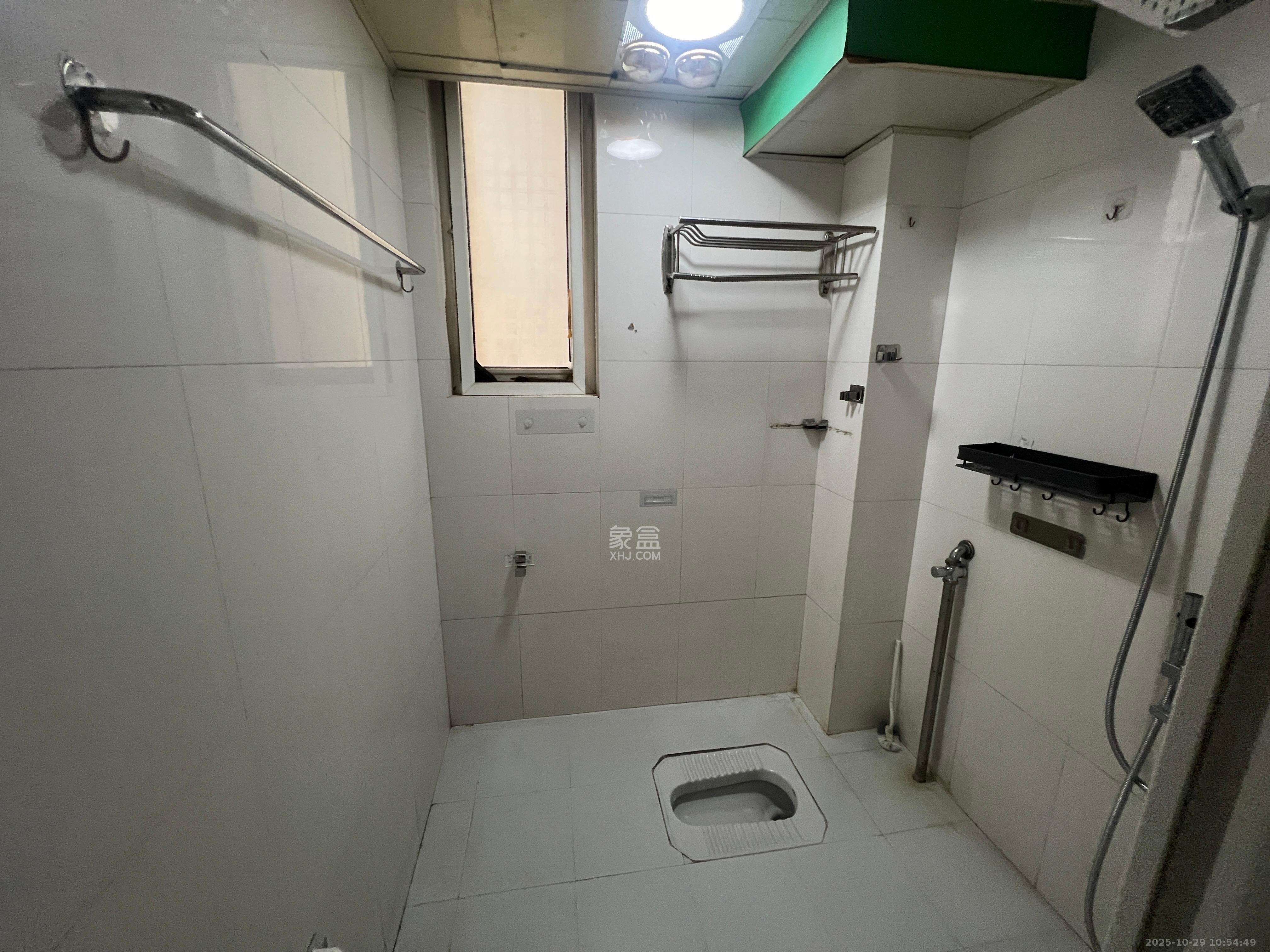 滨湖嘉园(湖滨小区)  2室2厅2卫    2500.0元/月 滨湖嘉园(湖滨小区)  2室2厅2卫    2500.0元/月室内图