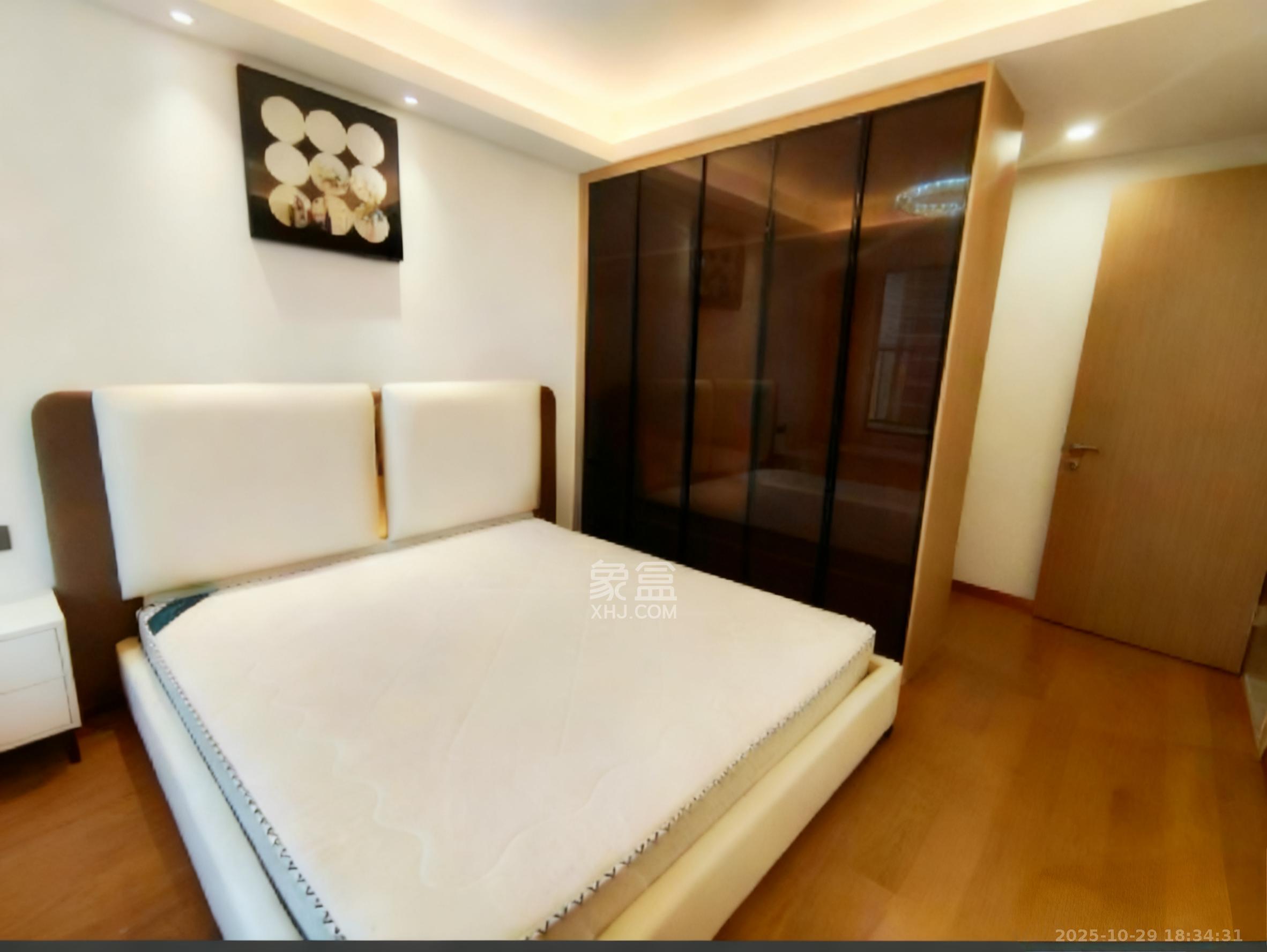 旭辉雨花郡  3室2厅2卫    3900.0元/月室内图