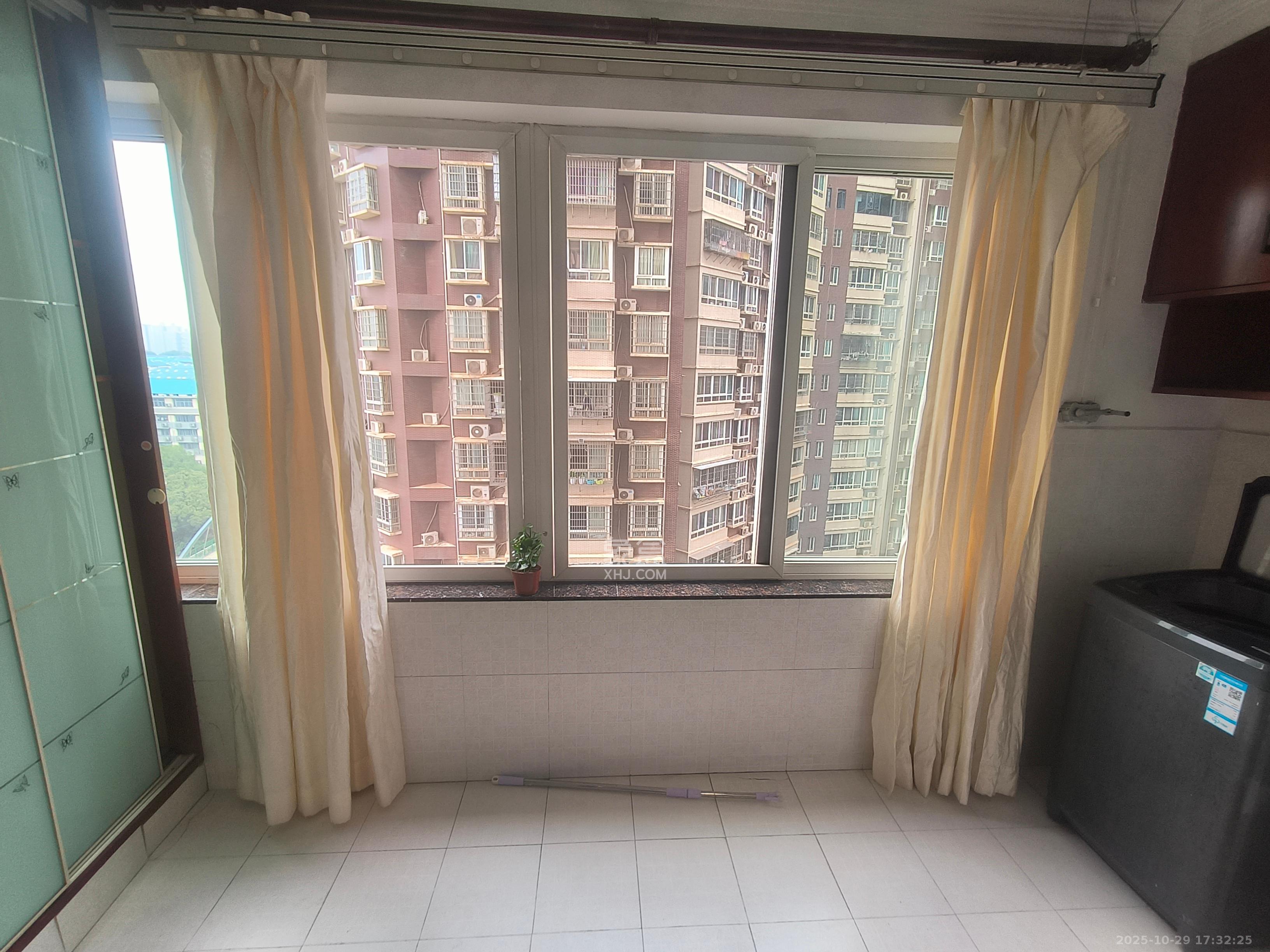 楚天馨苑  2室2厅1卫    1900.0元/月室内图