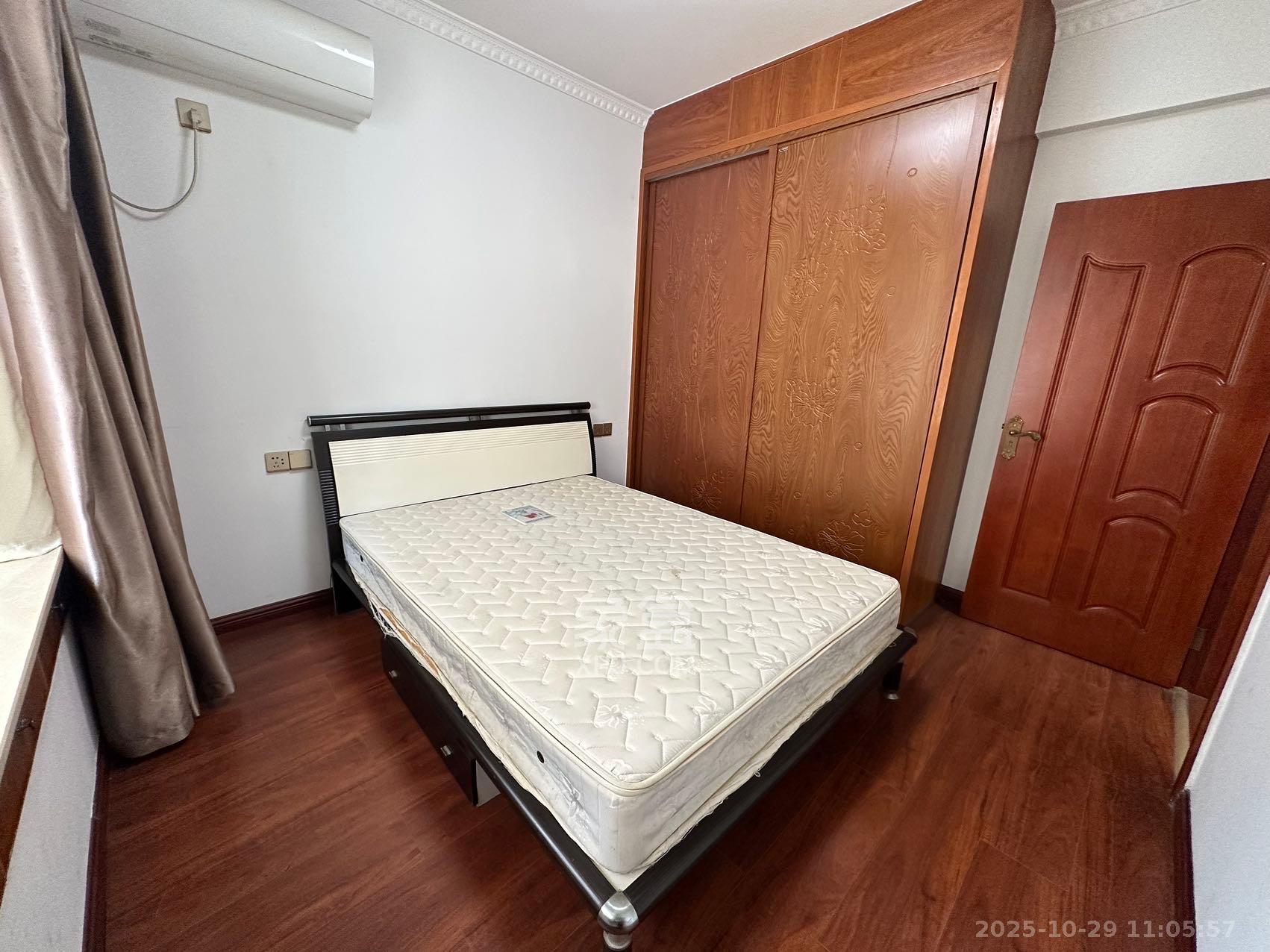 钰龙天下二期(钰龙佳园) 1室2厅1卫 2200.0元/月 钰龙天下二期(钰龙佳园) 1室2厅1卫 2200.0元/月室内图