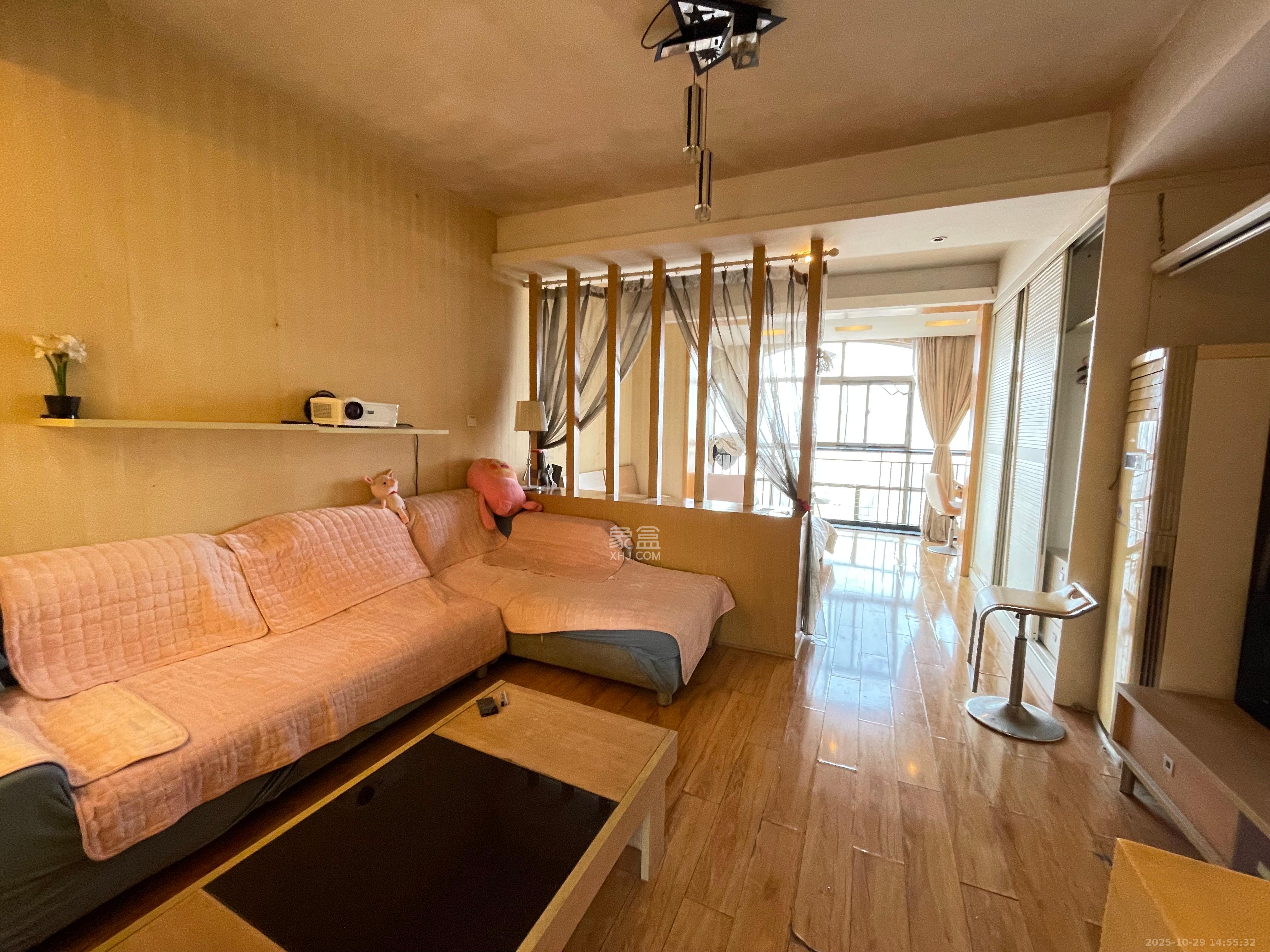 城南郡  1室1厅1卫    1500.0元/月室内图