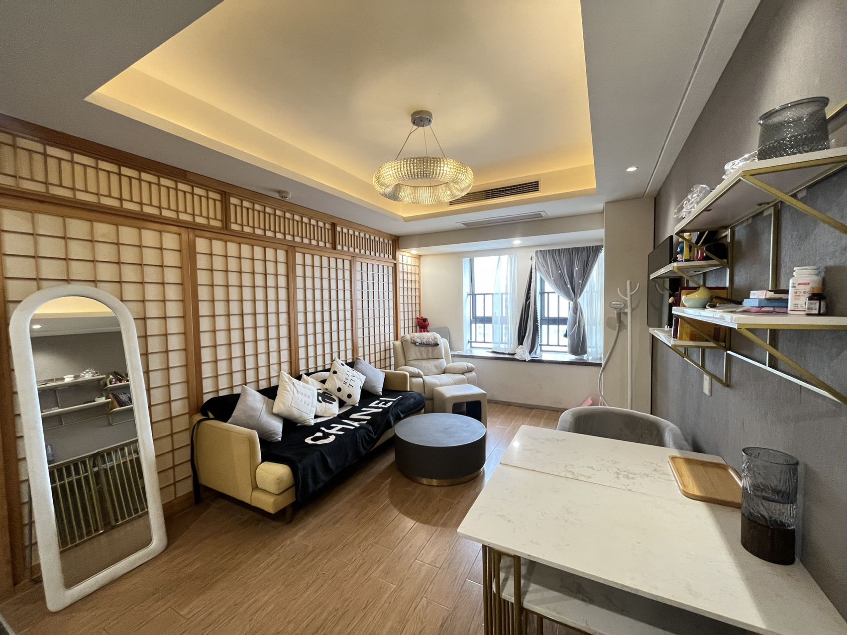 海航豪庭南苑  1室1厅1卫    2800.0元/月室内图