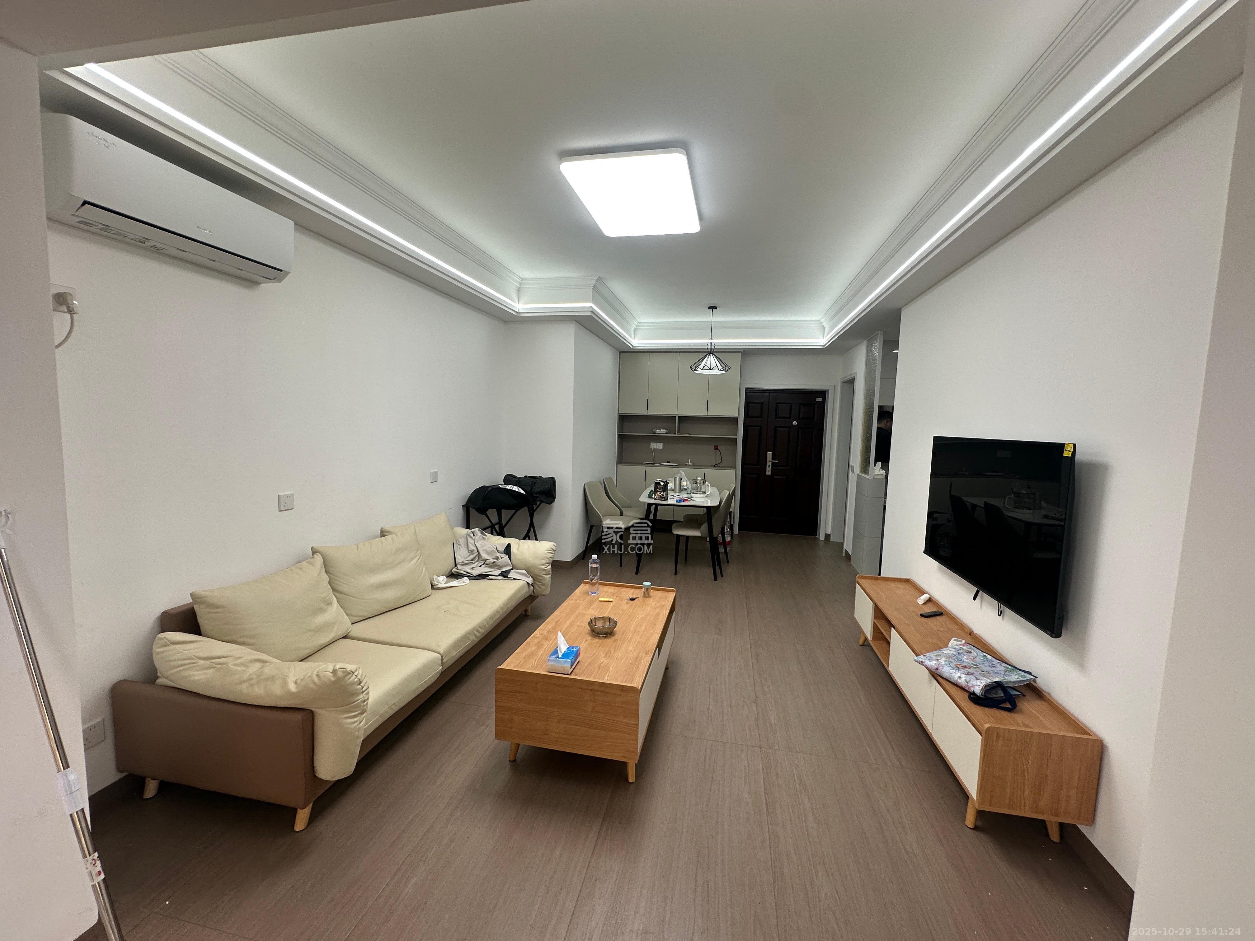 新城新世界四期柏樾  2室1厅1卫    2400.0元/月 新城新世界四期柏樾  2室1厅1卫    2400.0元/月室内图