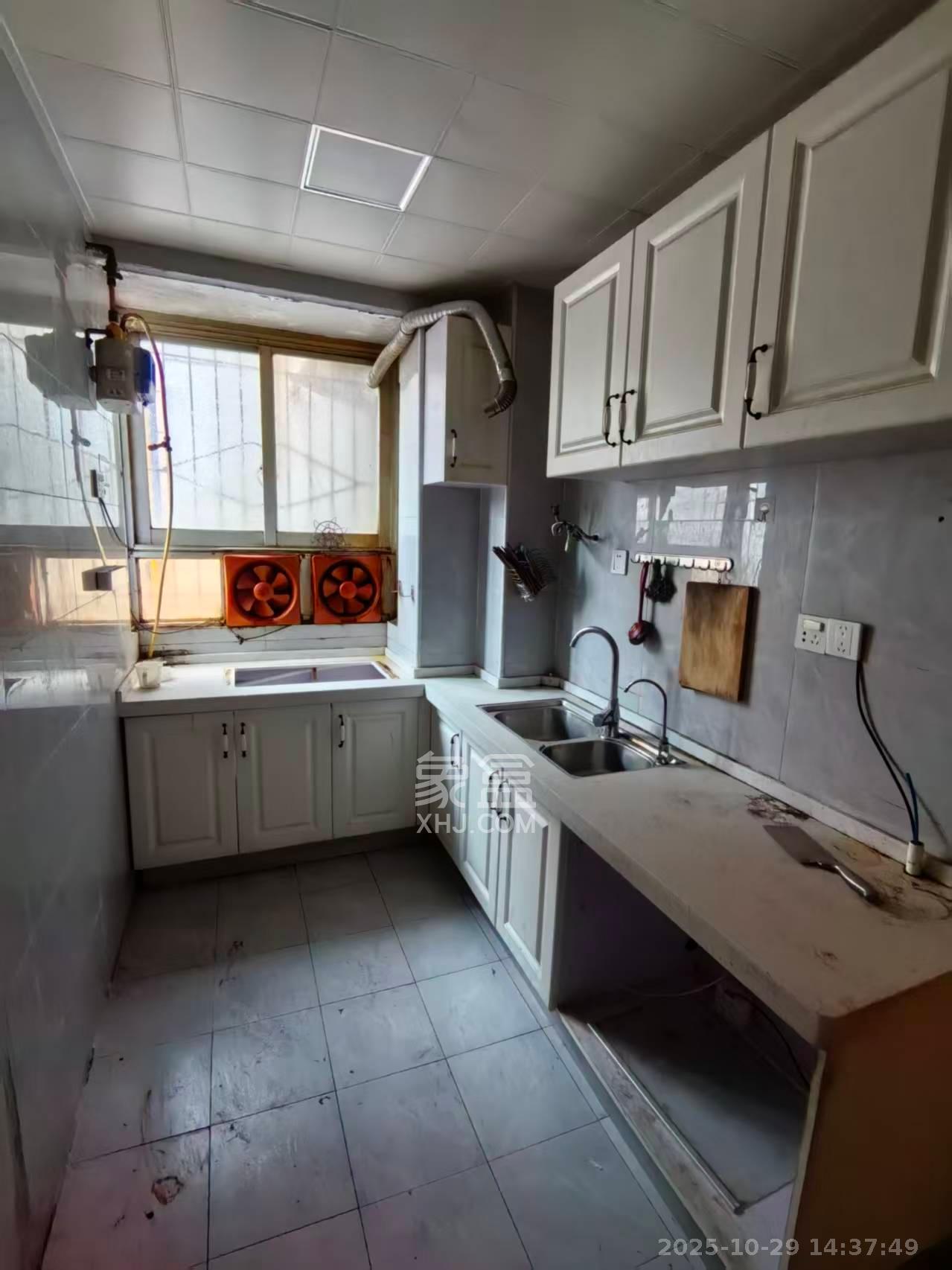 长沙市老干部休养所  4室2厅2卫    2000.0元/月 长沙市老干部休养所  4室2厅2卫    2000.0元/月室内图