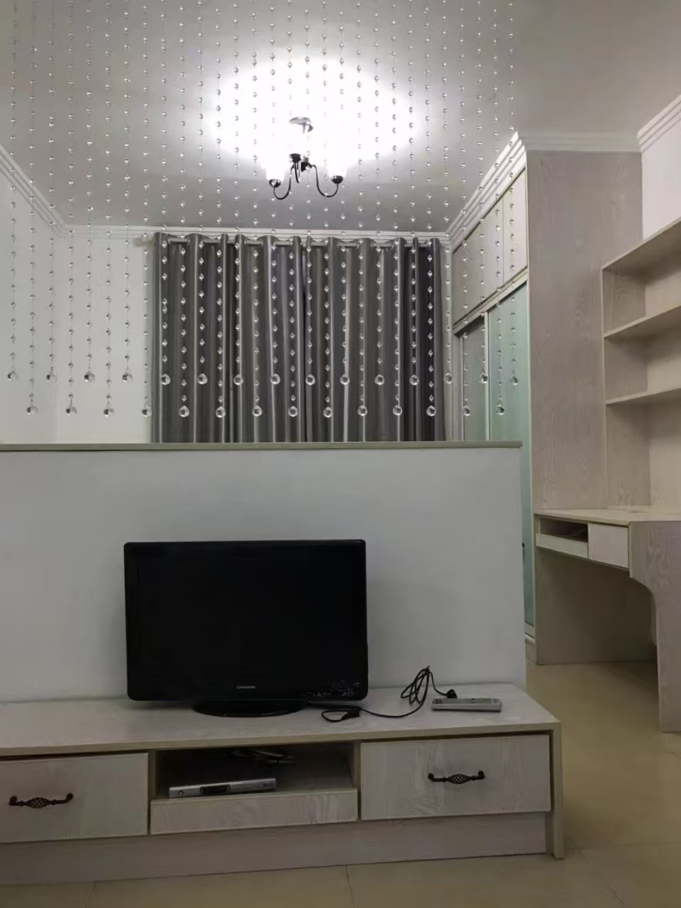 鹏利广场  1室1厅1卫    1100.0元/月 鹏利广场  1室1厅1卫    1100.0元/月室内图