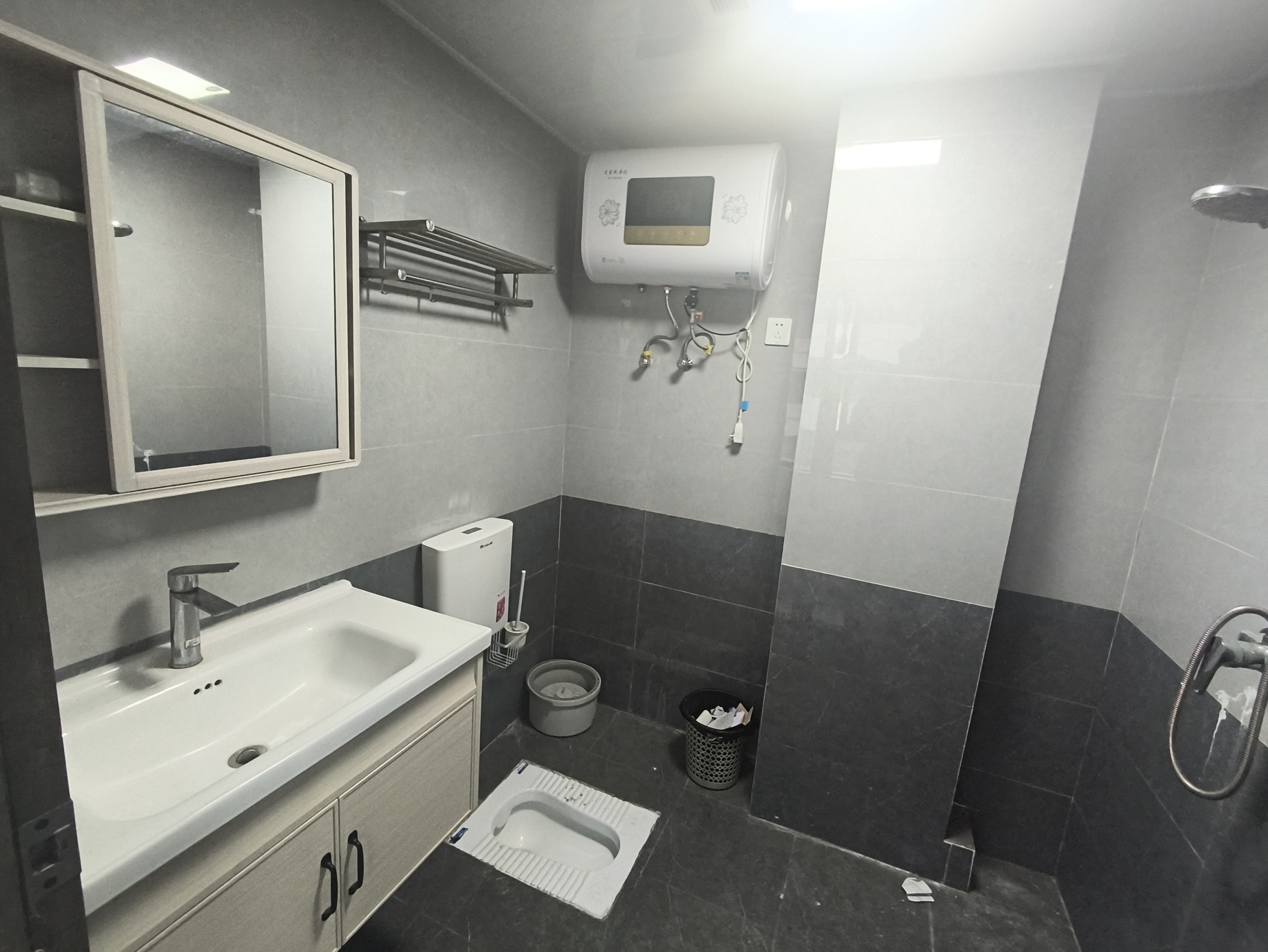 韦斯特城市花园  1室1厅1卫    1000.0元/月室内图