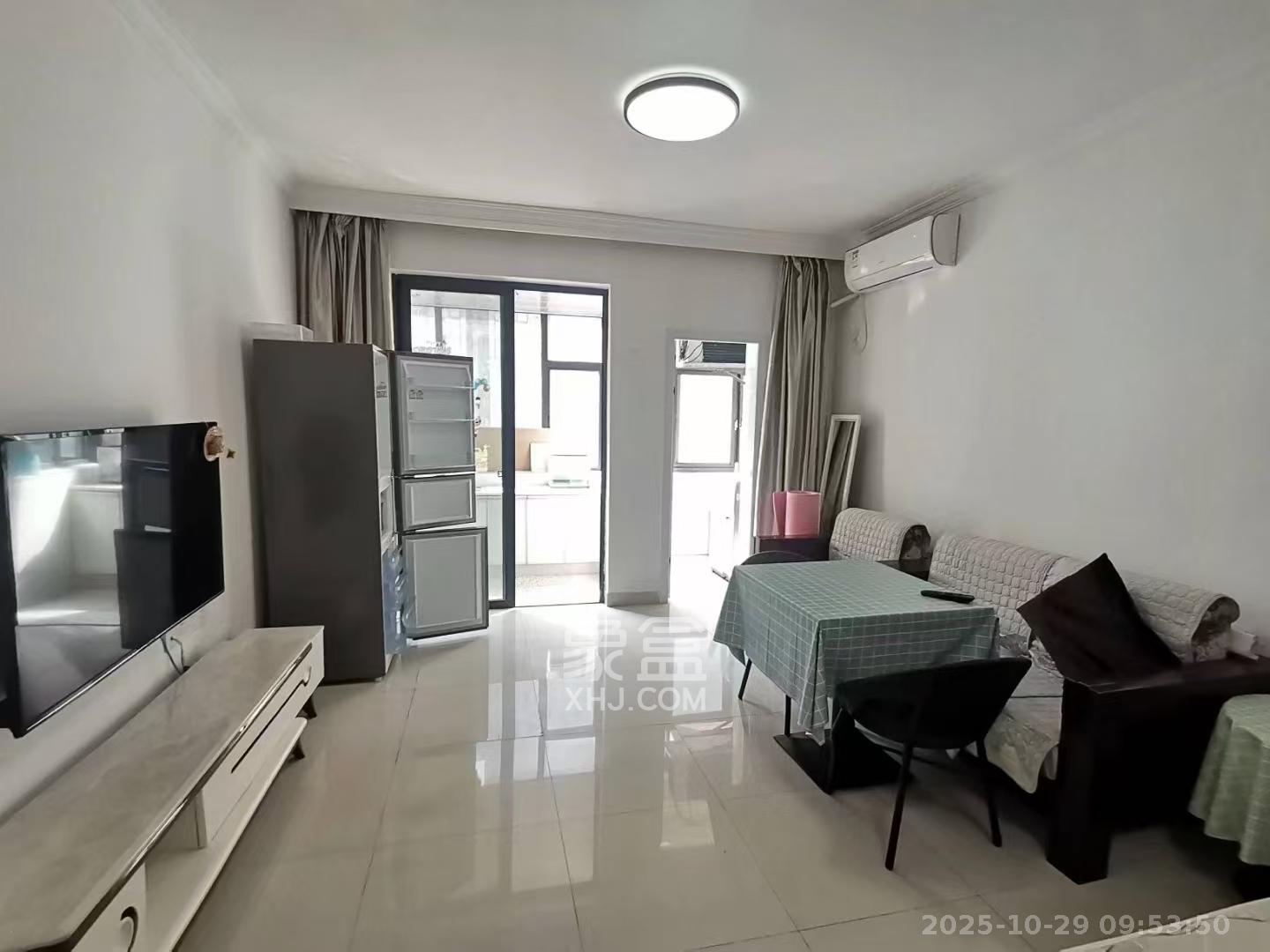 锦湘国际星城三期（锦绣苑）  1室1厅1卫    1600.0元/月