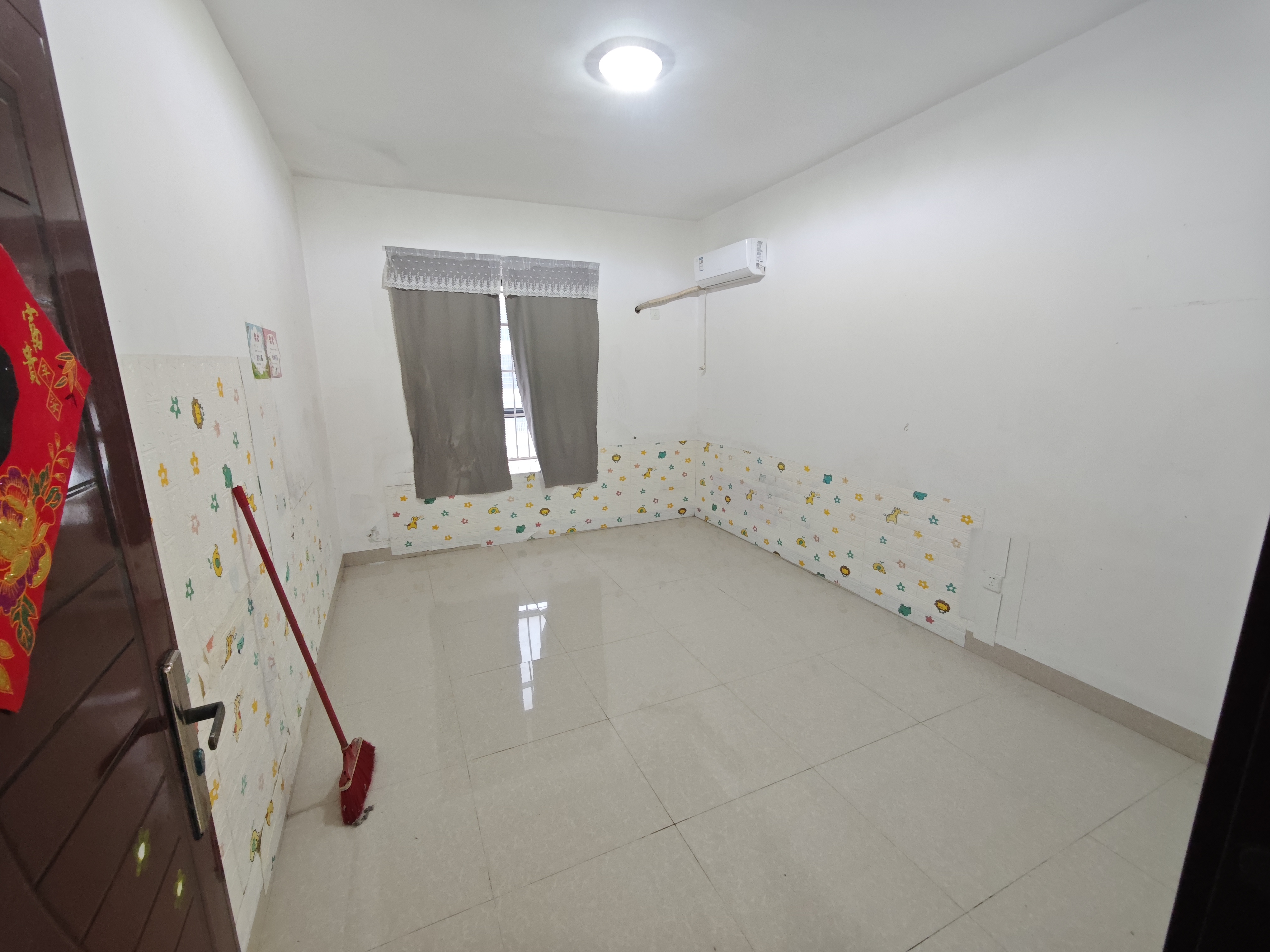 滨江新城  2室1厅1卫    1500.0元/月室内图