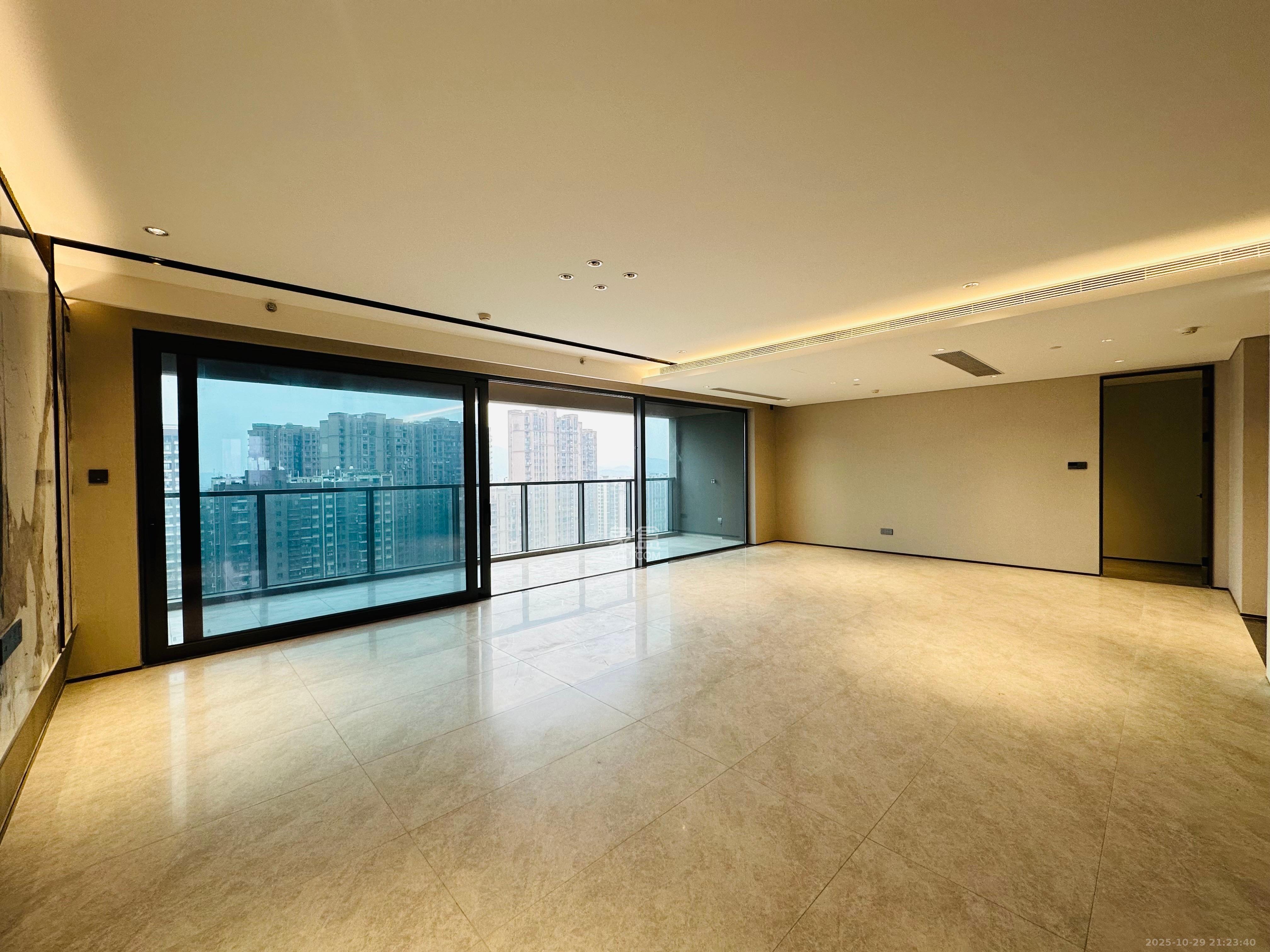 长沙悦府（华润万象城）  4室2厅1卫    14000.0元/月室内图