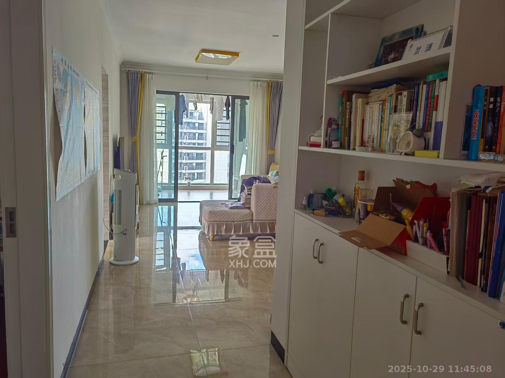 中交中央公园D4区  3室1厅1卫    2900.0元/月 中交中央公园D4区  3室1厅1卫    2900.0元/月室内图