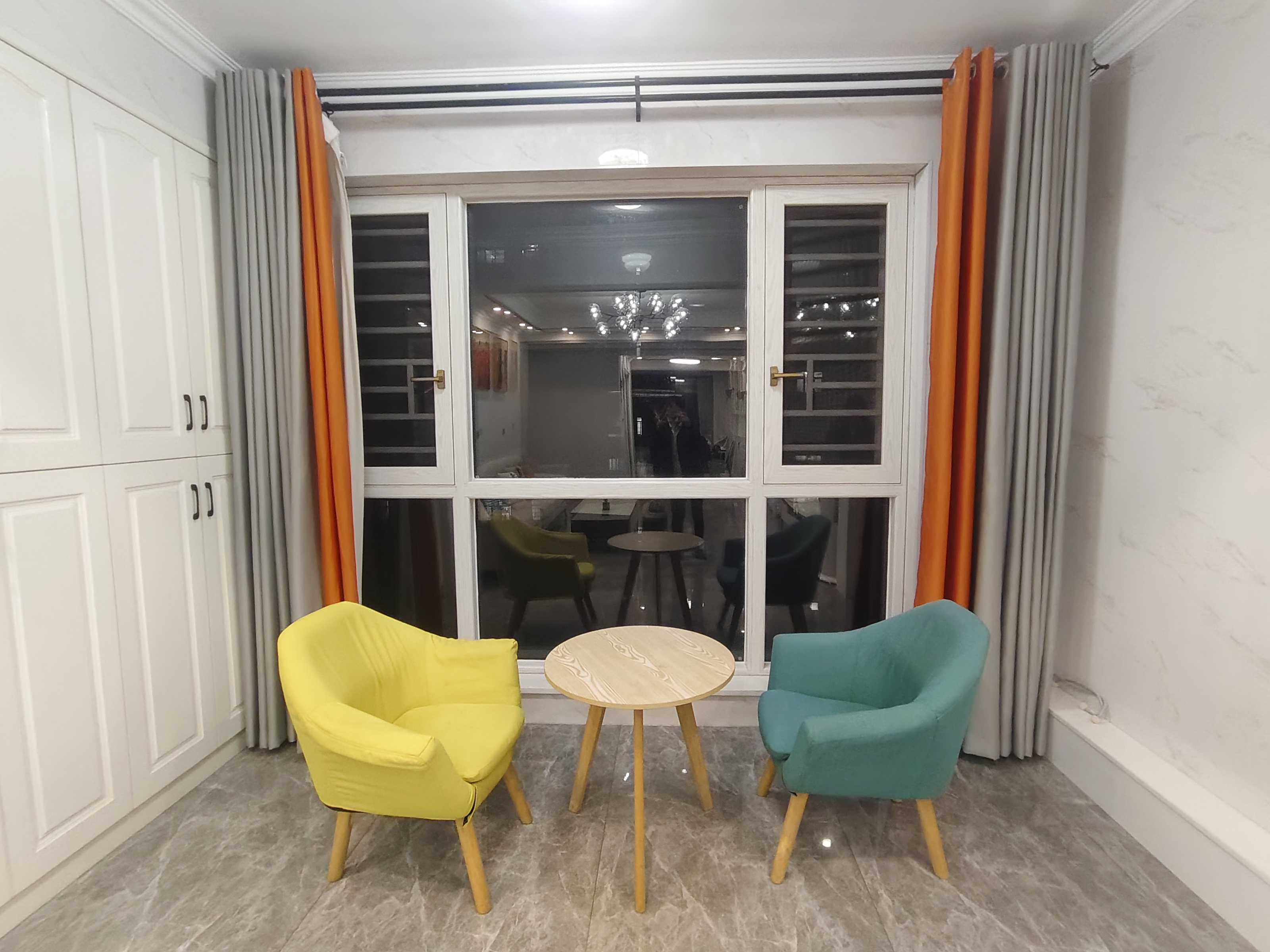 金水阳光  3室2厅2卫    2000.0元/月室内图