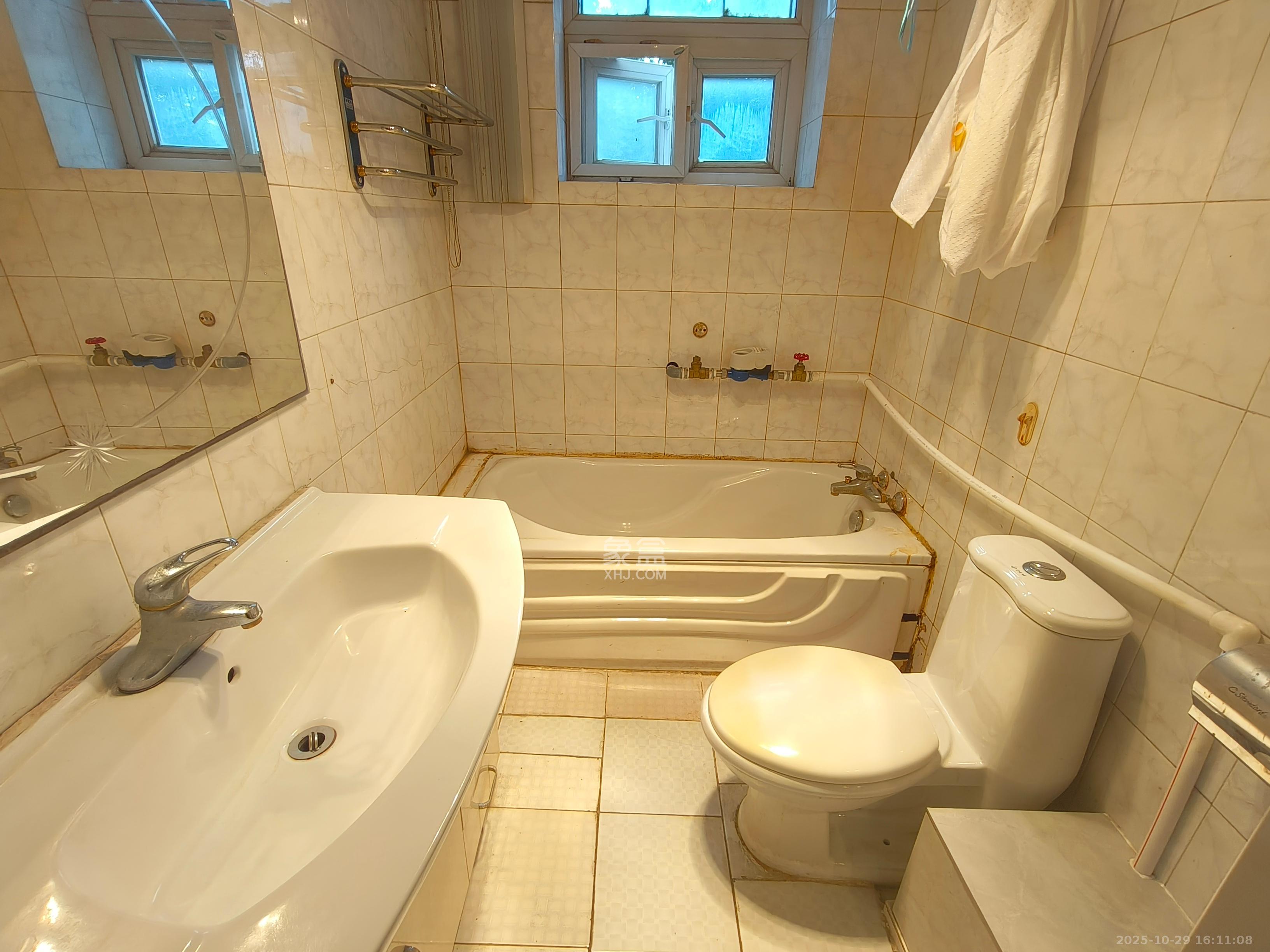 香樟路省委党校 4室2厅2卫 2000.0元/月 香樟路省委党校 4室2厅2卫 2000.0元/月室内图