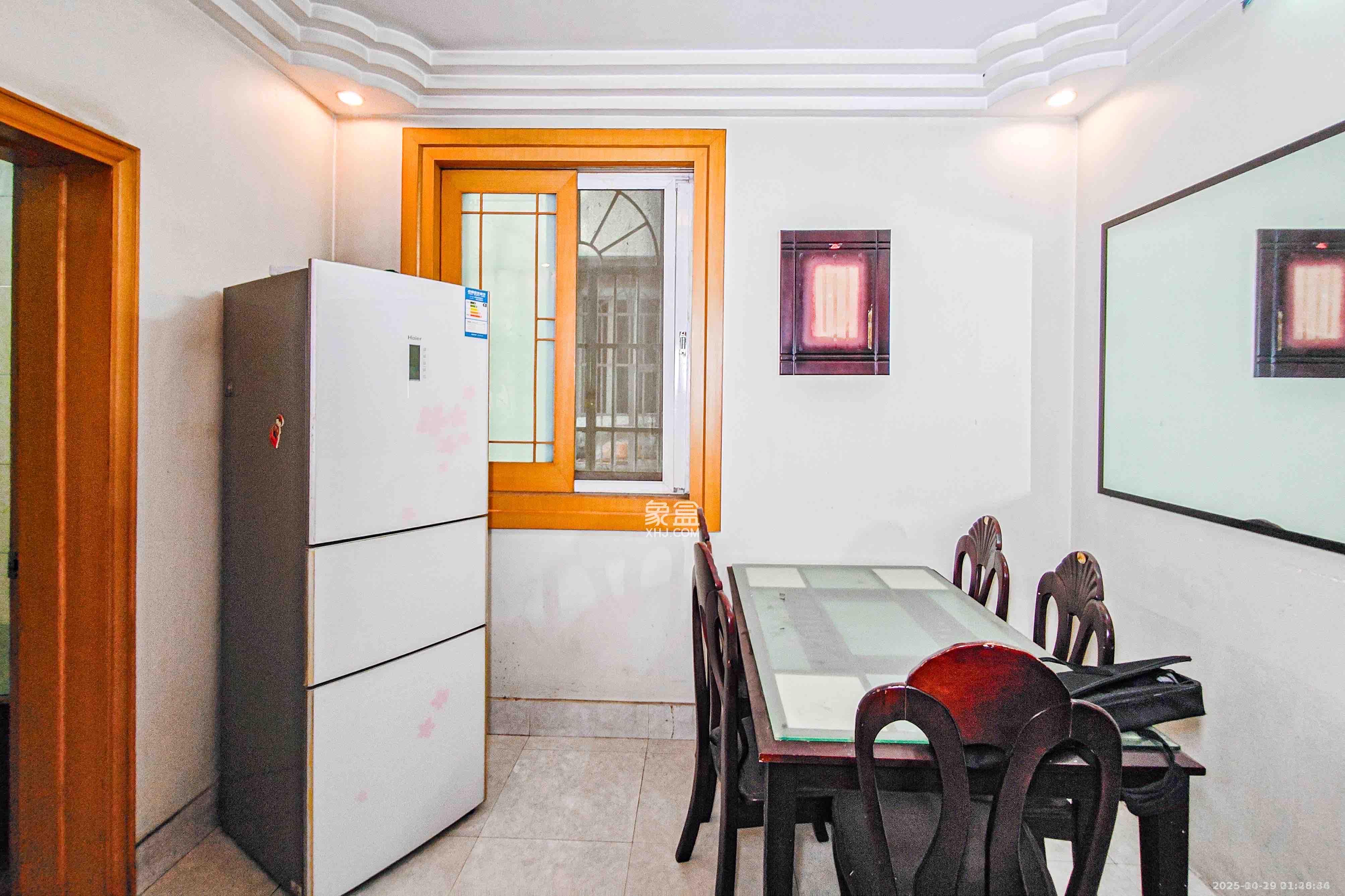 电信308 2室2厅1卫 2600.0元/月 电信308 2室2厅1卫 2600.0元/月室内图