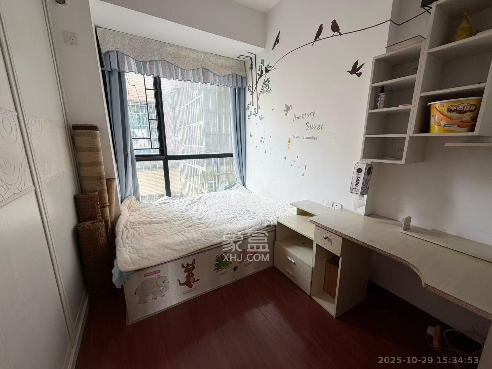 枫华府第  3室2厅2卫    1800.0元/月室内图