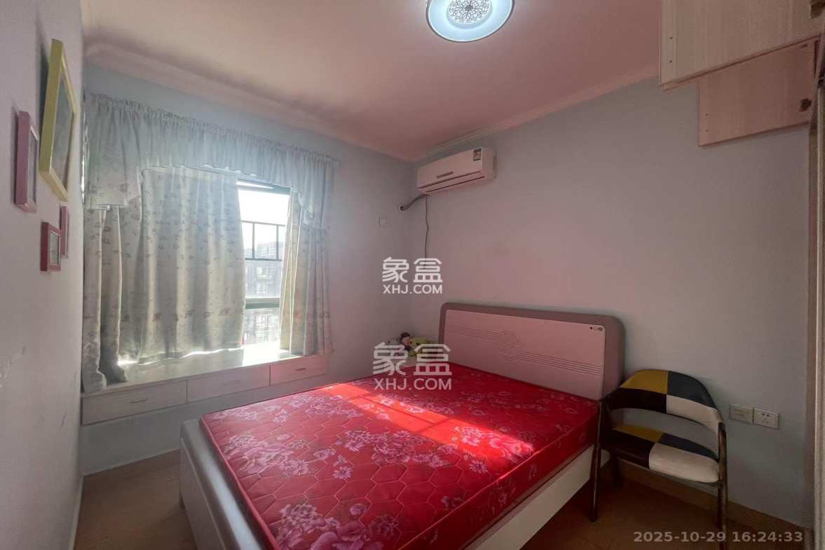 华美公寓(新猎鹰公寓)  2室1厅1卫    2200.0元/月 华美公寓(新猎鹰公寓)  2室1厅1卫    2200.0元/月室内图