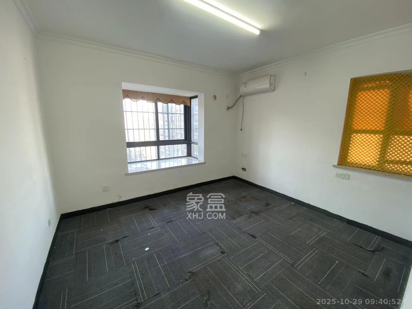 华城广场 3室2厅1卫 2950.0元/月 华城广场 3室2厅1卫 2950.0元/月室内图