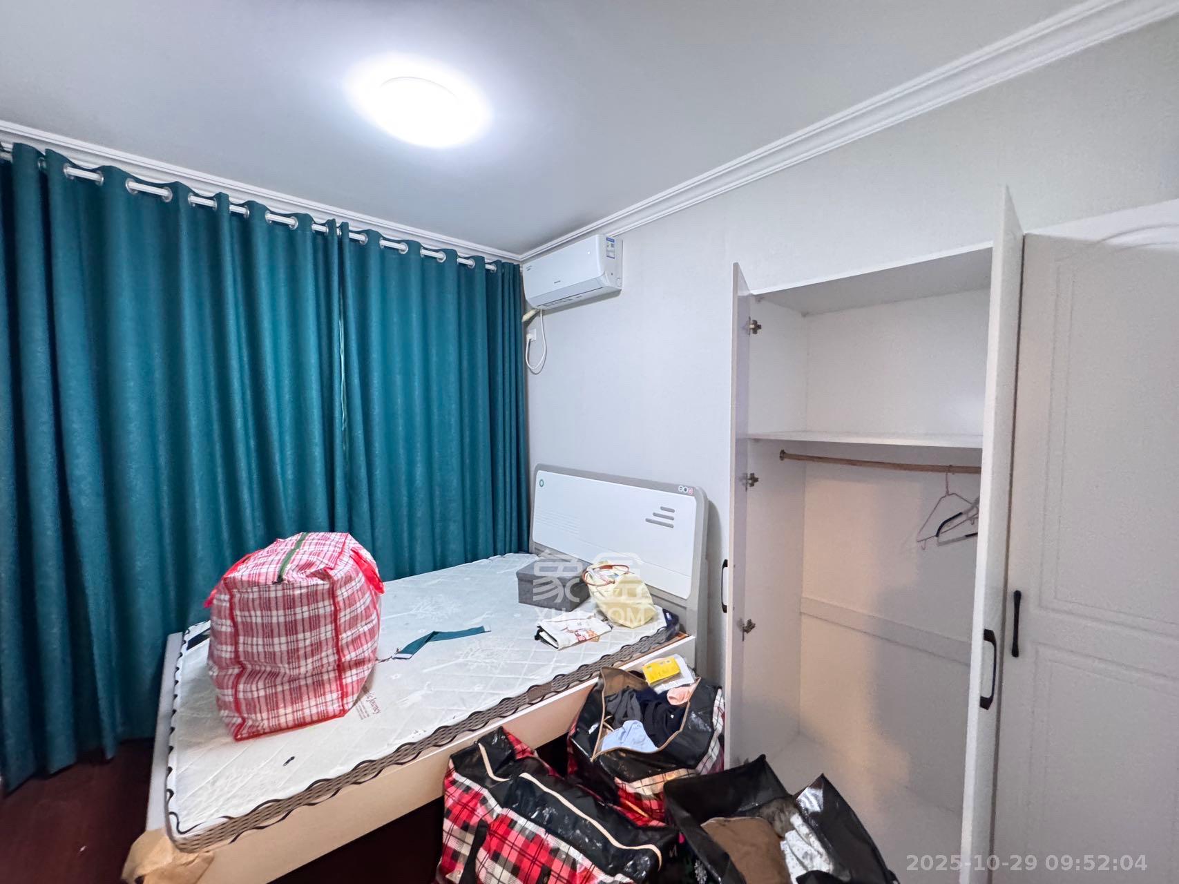 中海珑悦府  3室2厅2卫    3000.0元/月室内图