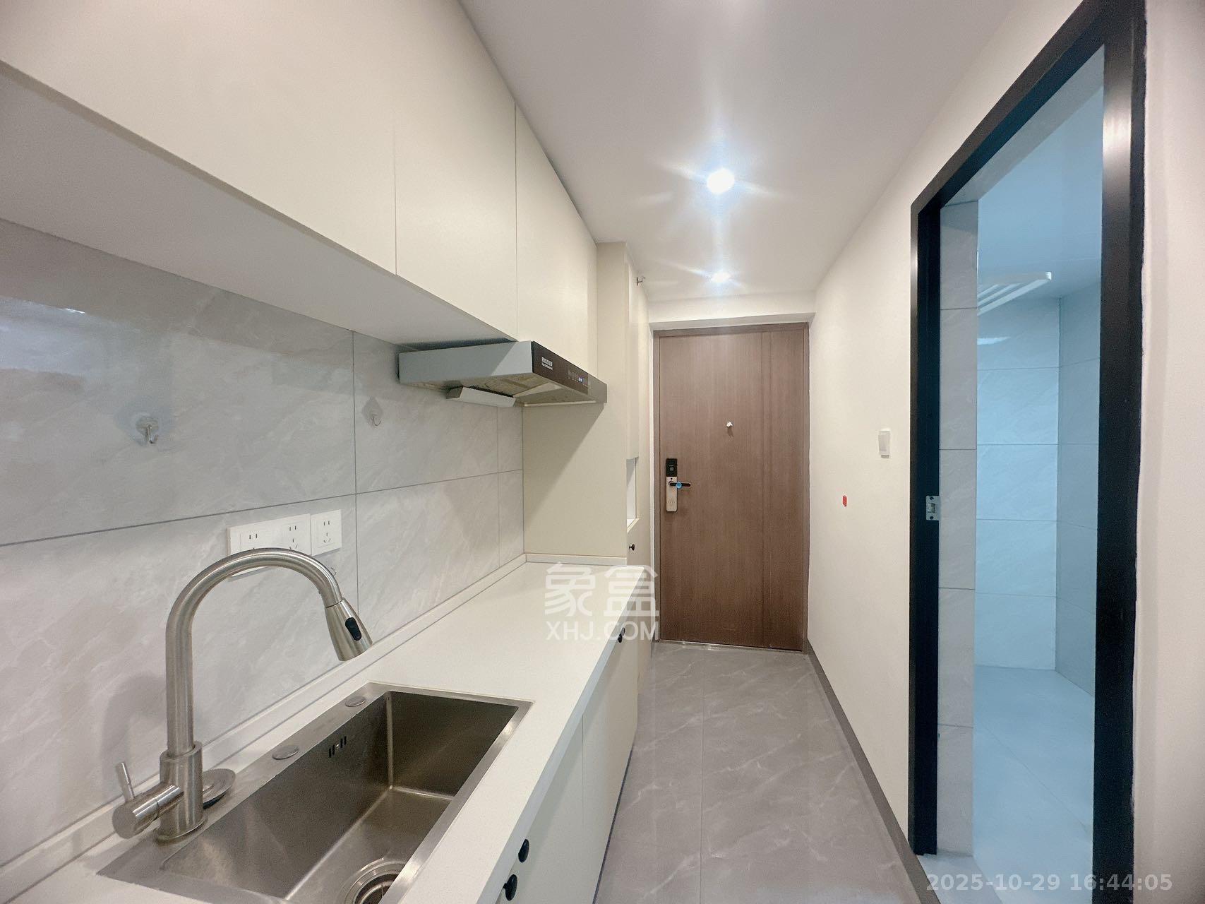 卓越中寰  2室1厅1卫    2200.0元/月室内图