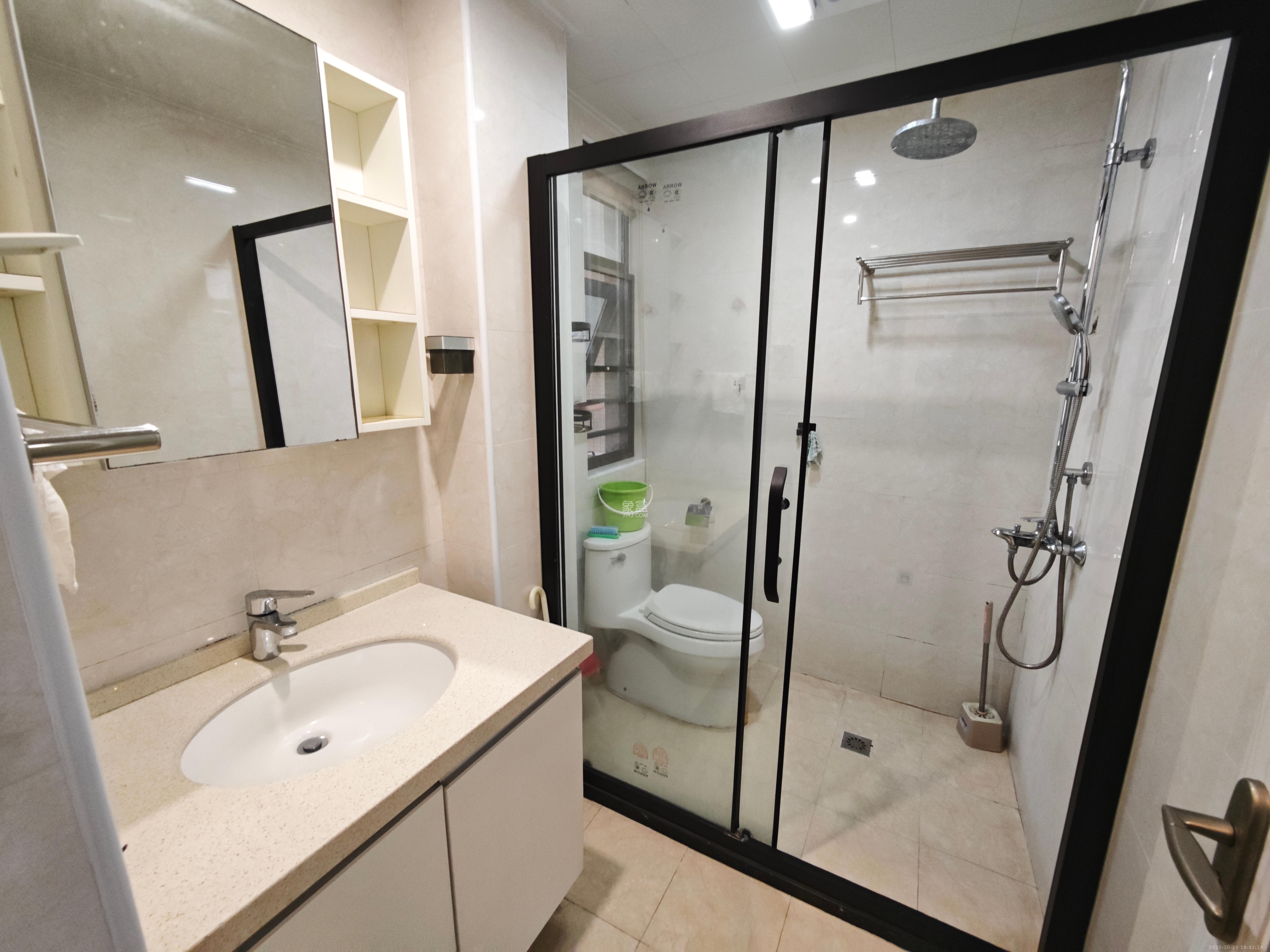 阳光城尚东湾青云苑  3室2厅2卫    2600.0元/月 阳光城尚东湾青云苑  3室2厅2卫    2600.0元/月室内图