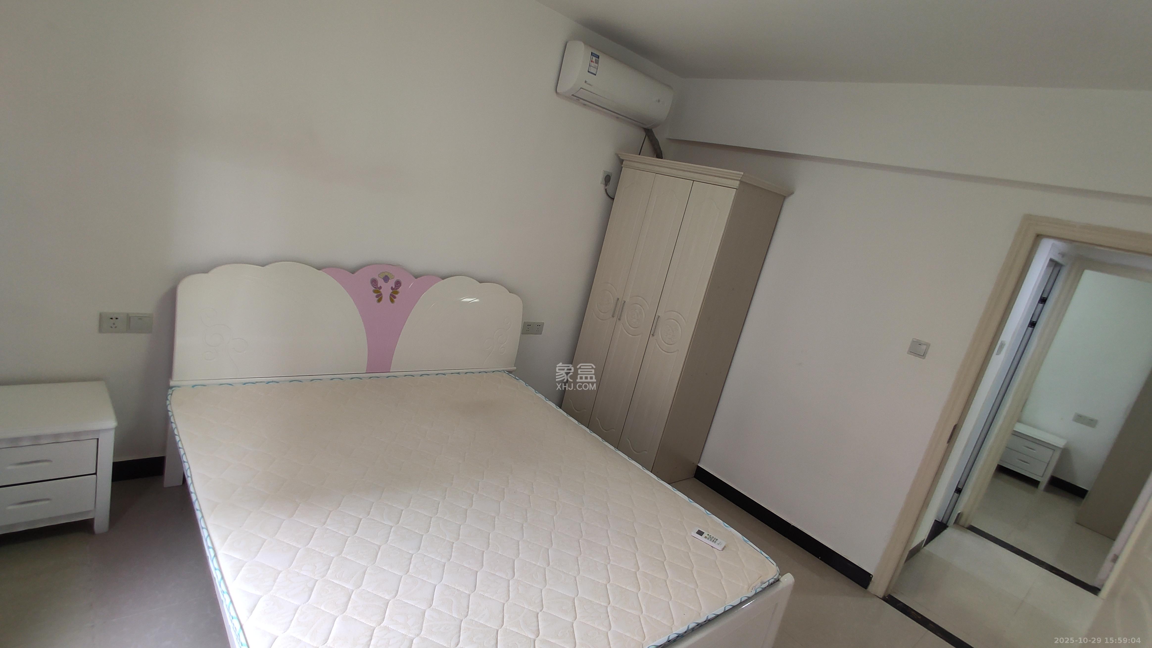 丽发新城  2室2厅1卫    1650.0元/月室内图