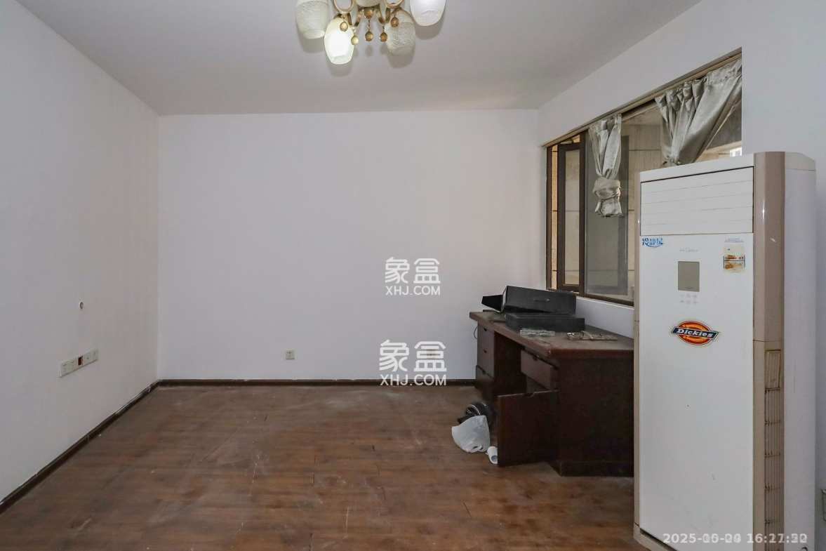 南山雍江汇(滨江国际新城) 3室2厅1卫 2200.0元/月 南山雍江汇(滨江国际新城) 3室2厅1卫 2200.0元/月室内图