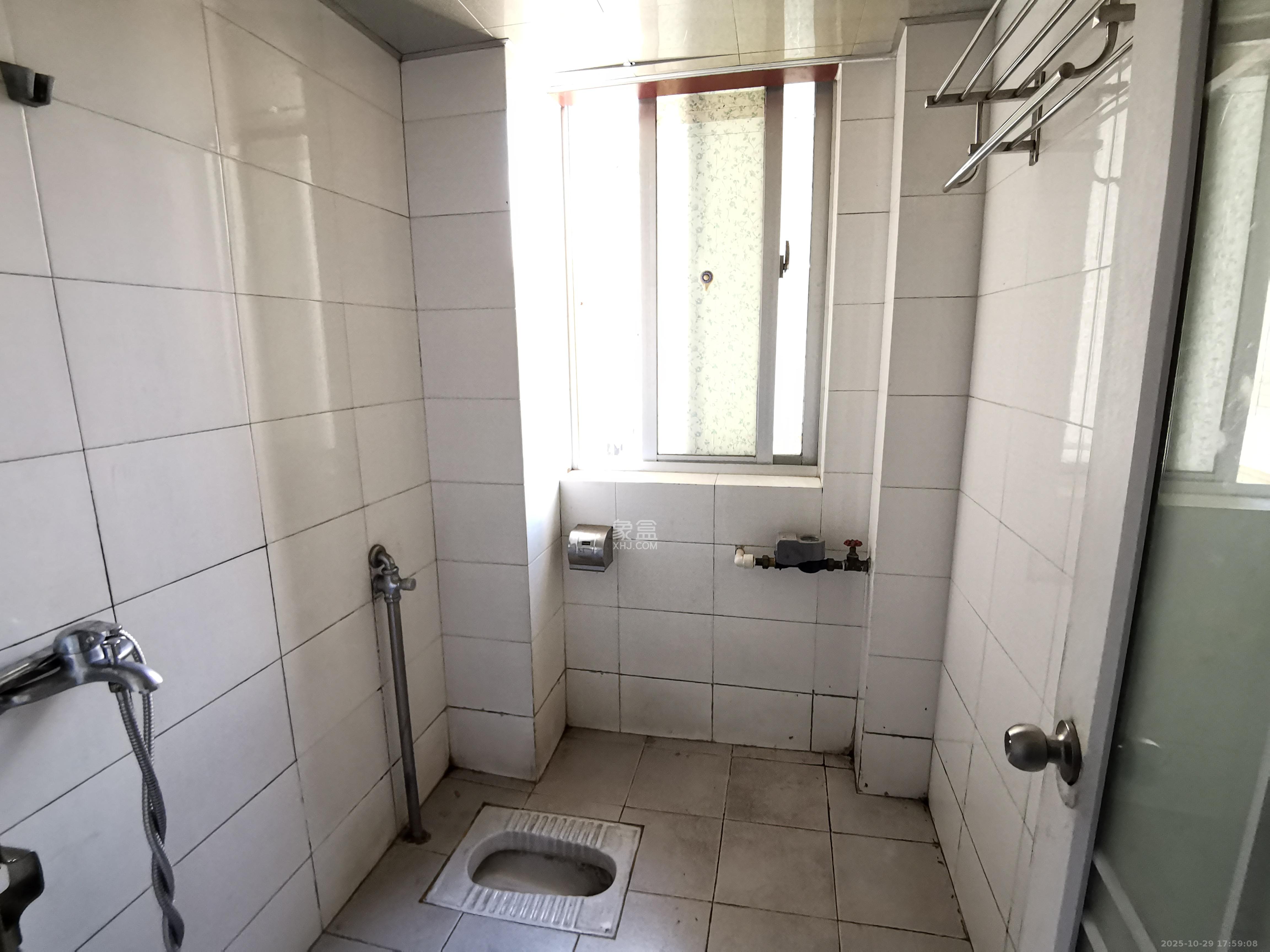 上河国际B座  1室2厅1卫    1500.0元/月 上河国际B座  1室2厅1卫    1500.0元/月室内图