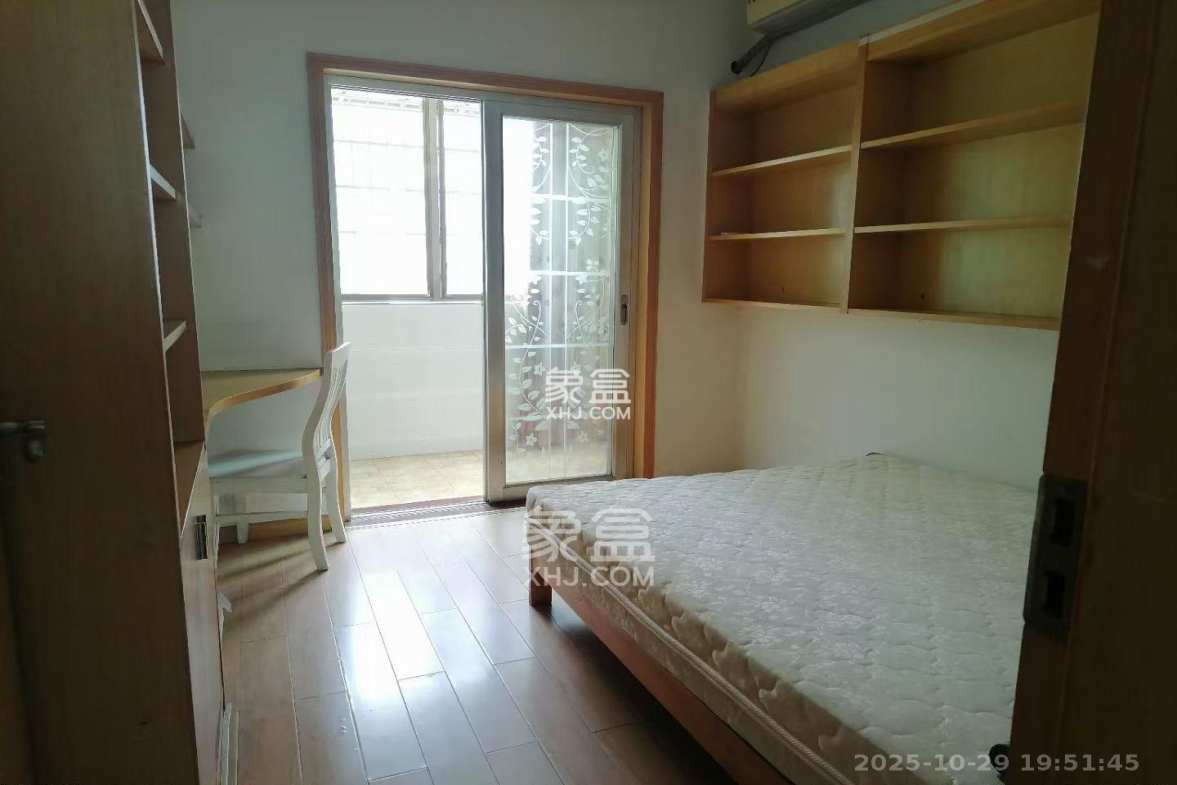 金桂小区一期 3室2厅2卫 1700.0元/月 金桂小区一期 3室2厅2卫 1700.0元/月室内图