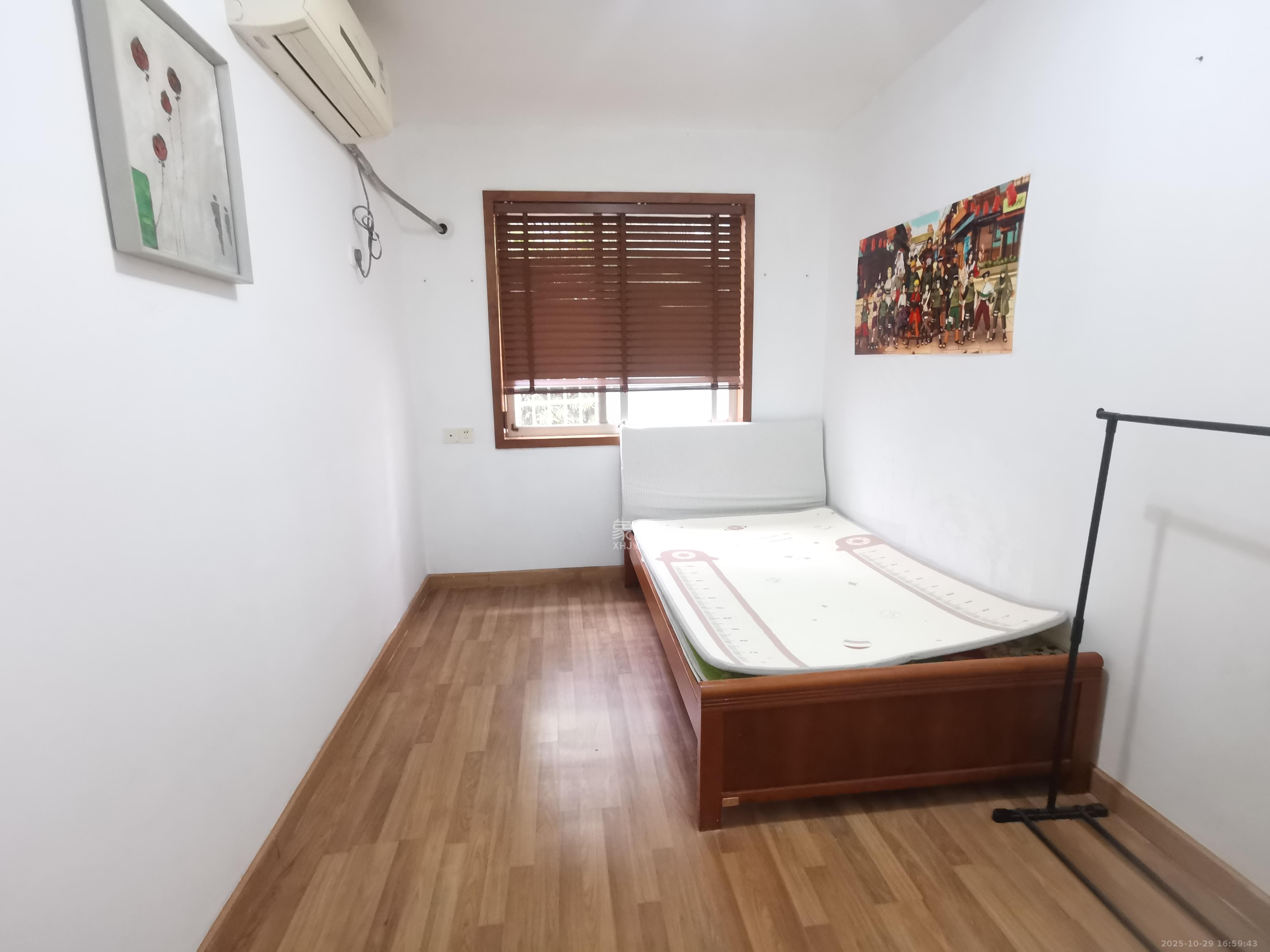 湘卫花苑  3室2厅2卫    2400.0元/月室内图