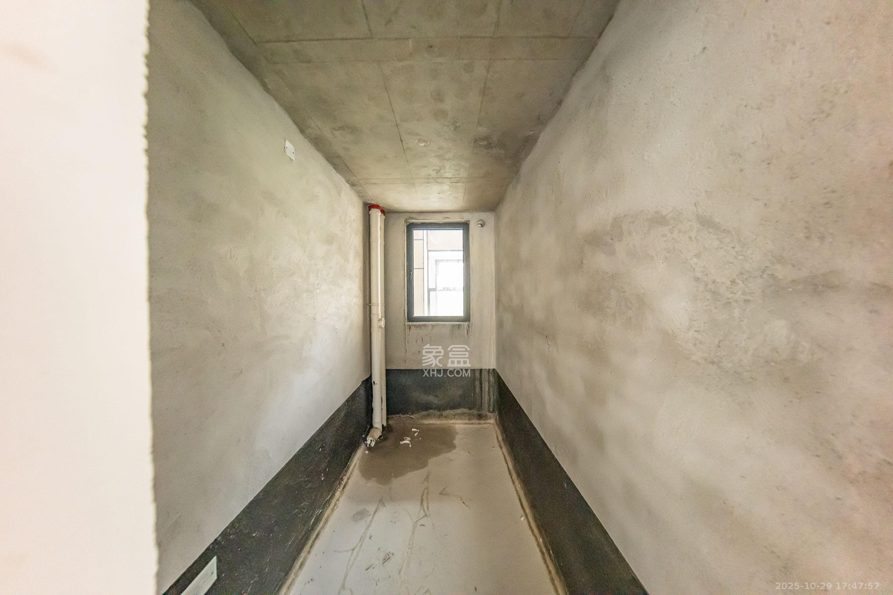 建投象山国际  4室2厅3卫    155.0万卫生间