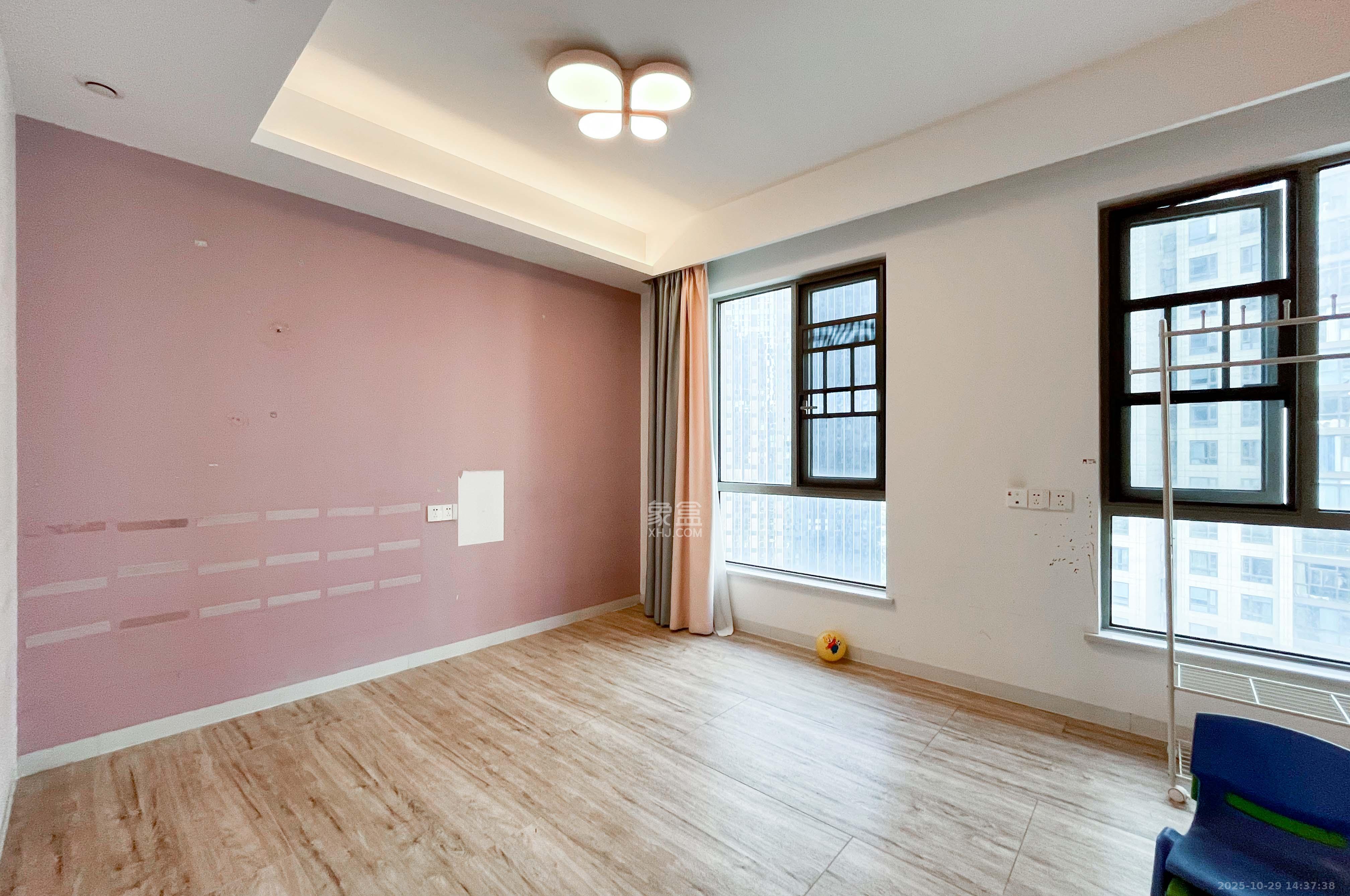 梅溪湖金茂湾  4室2厅2卫    168.0万其他