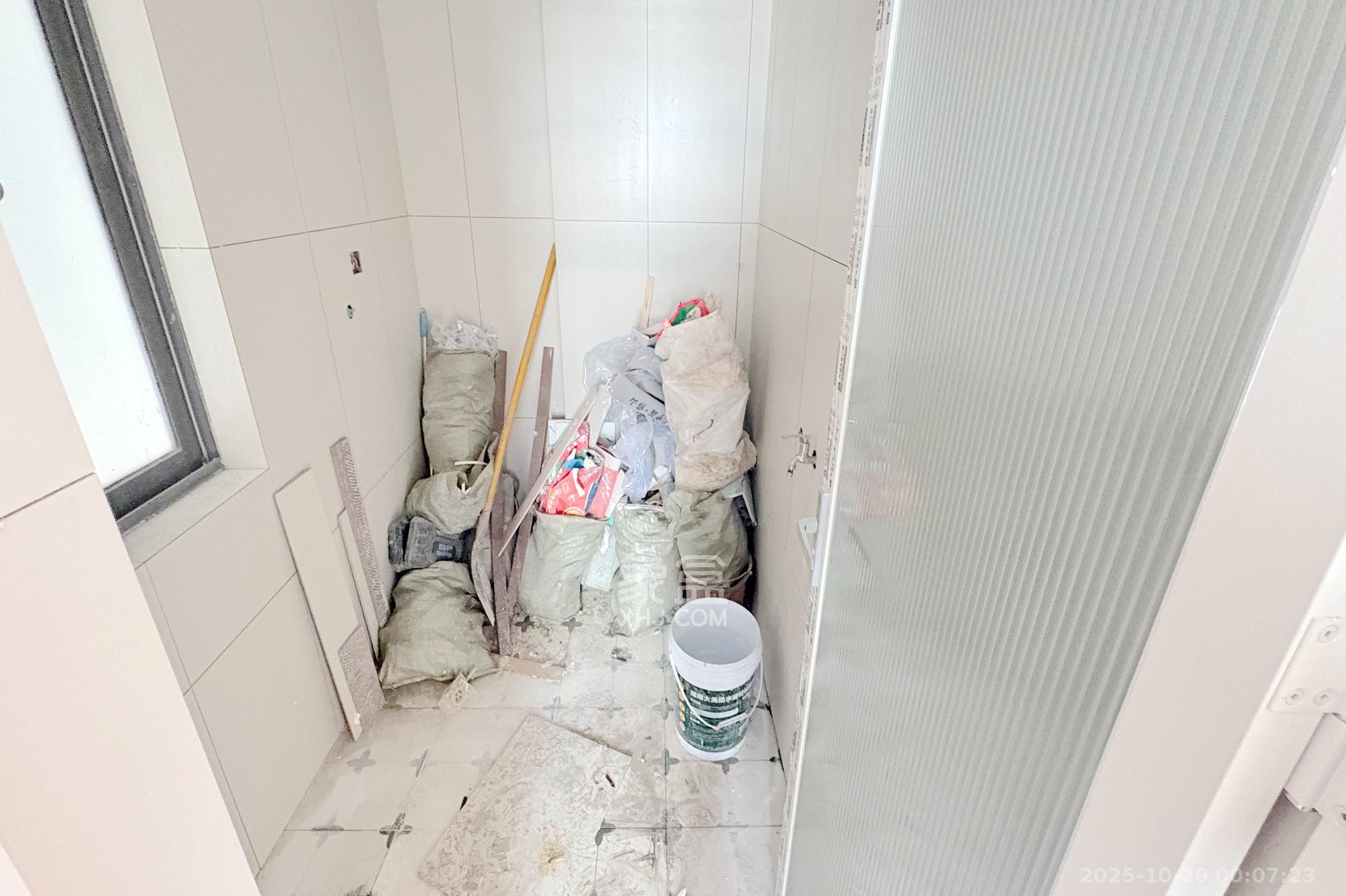 少帅府 2室1厅1卫 68.8万 少帅府 2室1厅1卫 68.8万卫生间