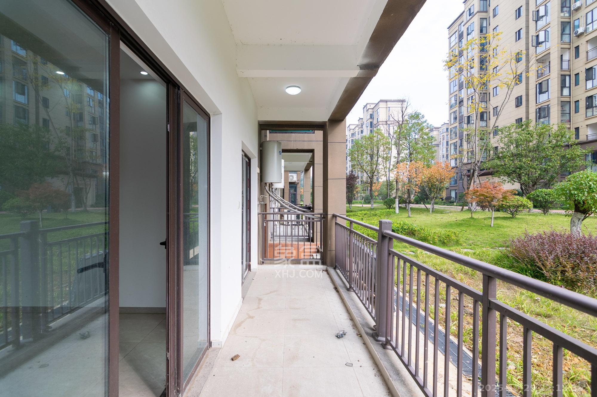 春晖花园  5室1厅2卫    110.0万 春晖花园  5室1厅2卫    110.0万阳台