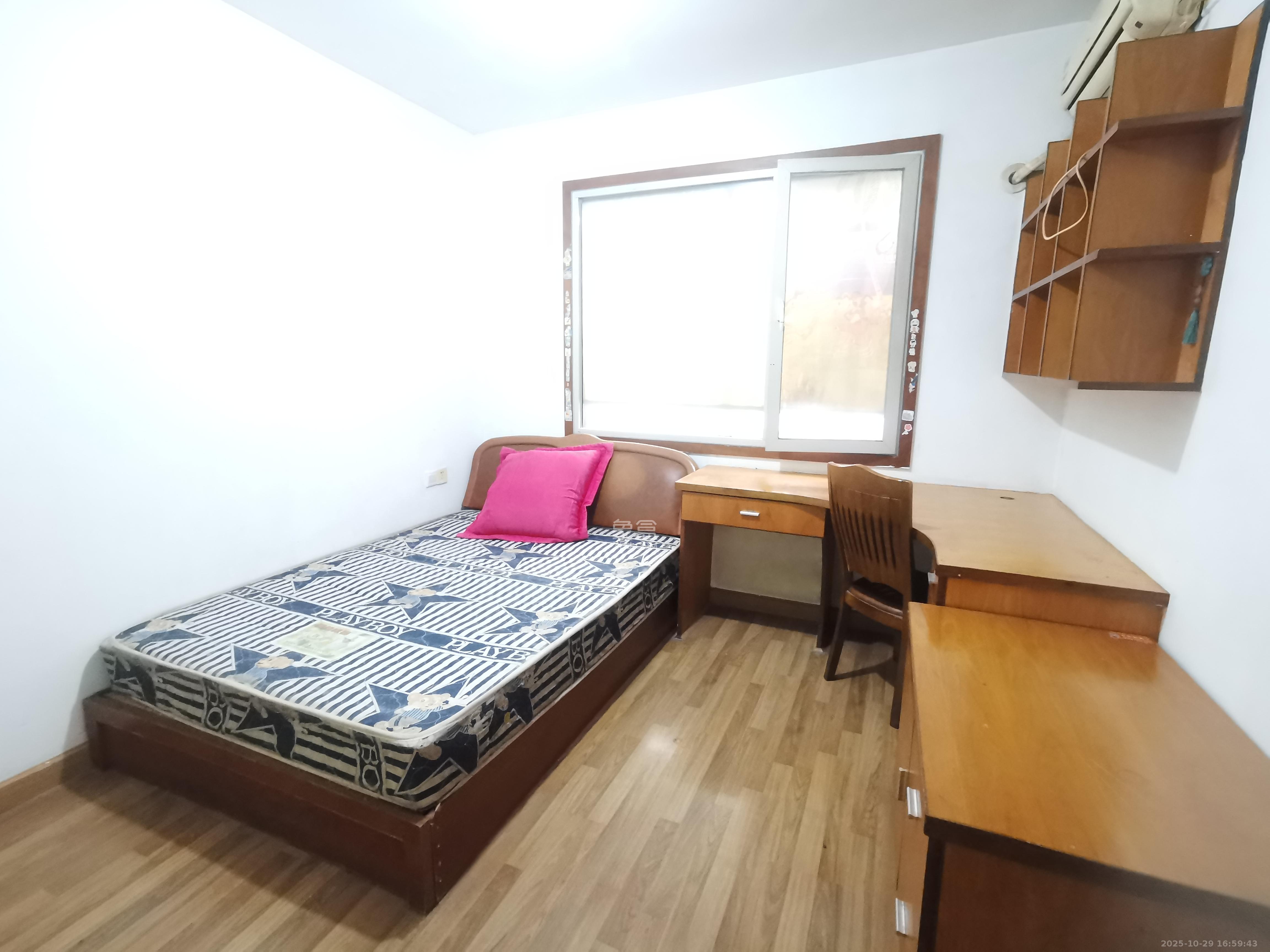 湘卫花苑  3室2厅2卫    2400.0元/月室内图