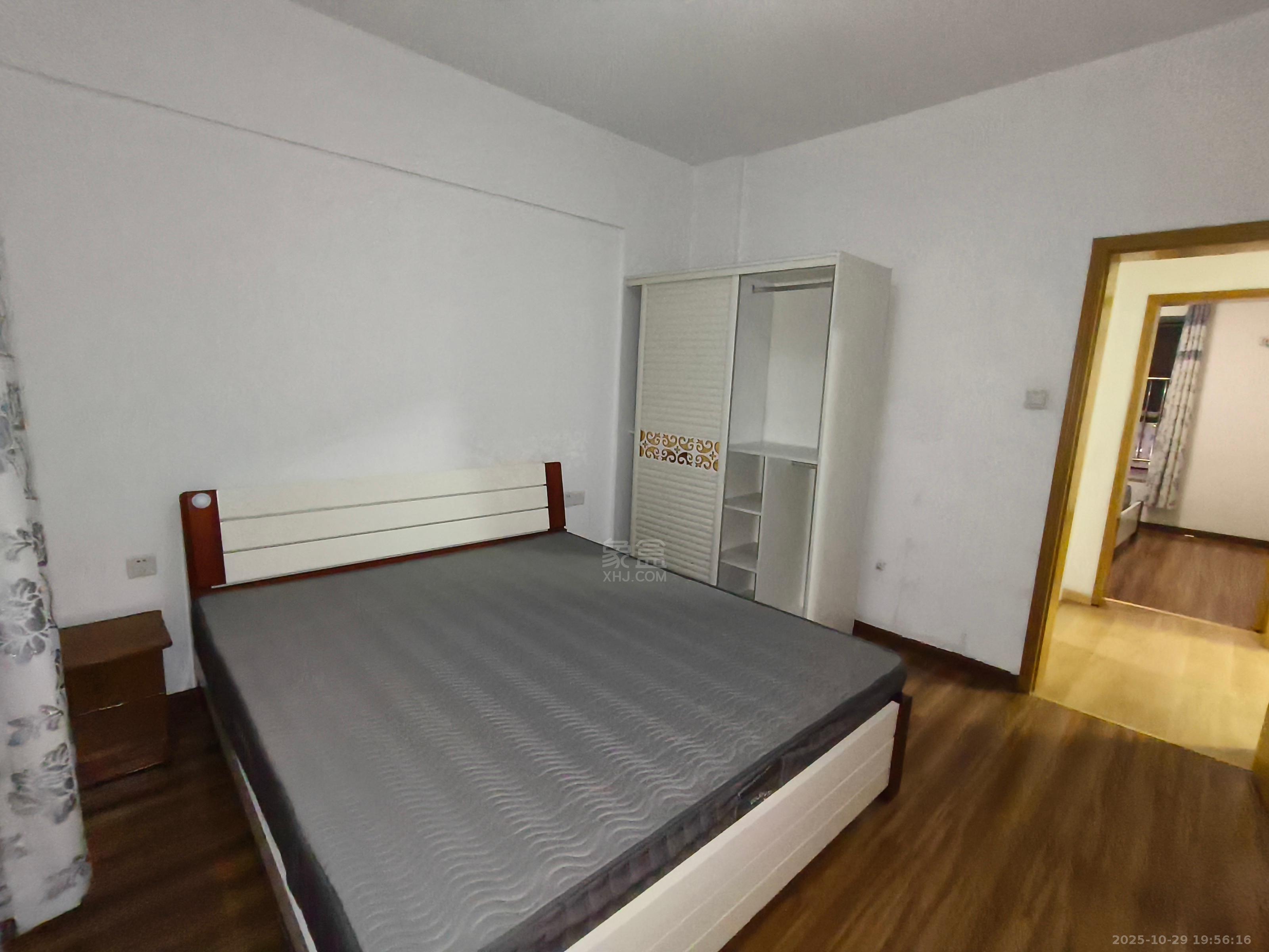 庐山恋  2室1厅1卫    1600.0元/月室内图