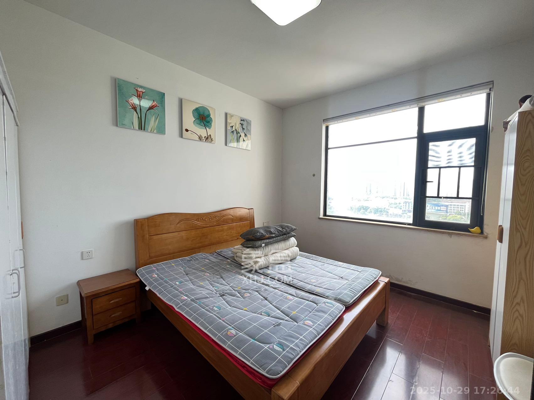 阳光100三期  3室2厅2卫    2500.0元/月 阳光100三期  3室2厅2卫    2500.0元/月室内图