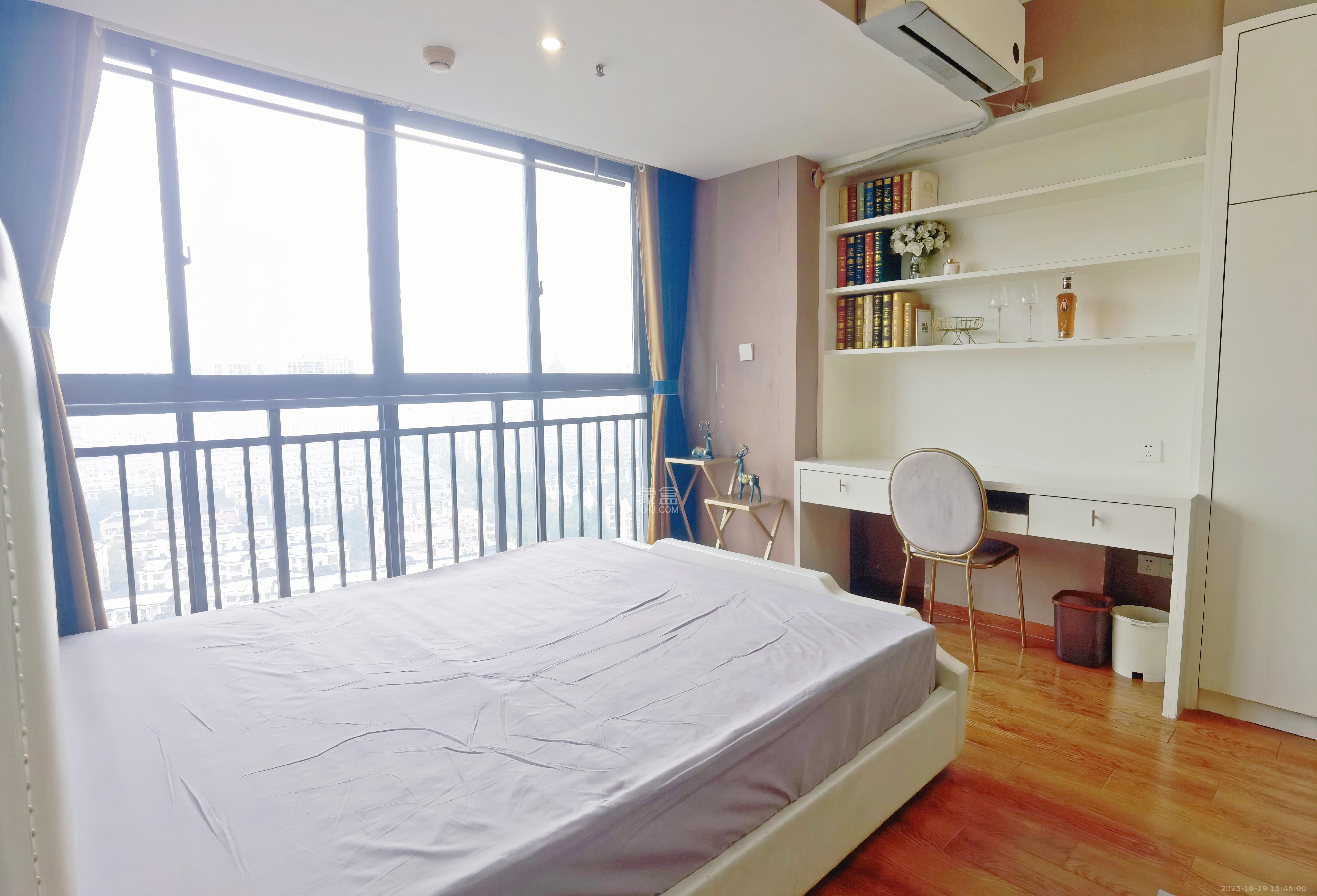 中交里城  1室1厅1卫    1950.0元/月室内图