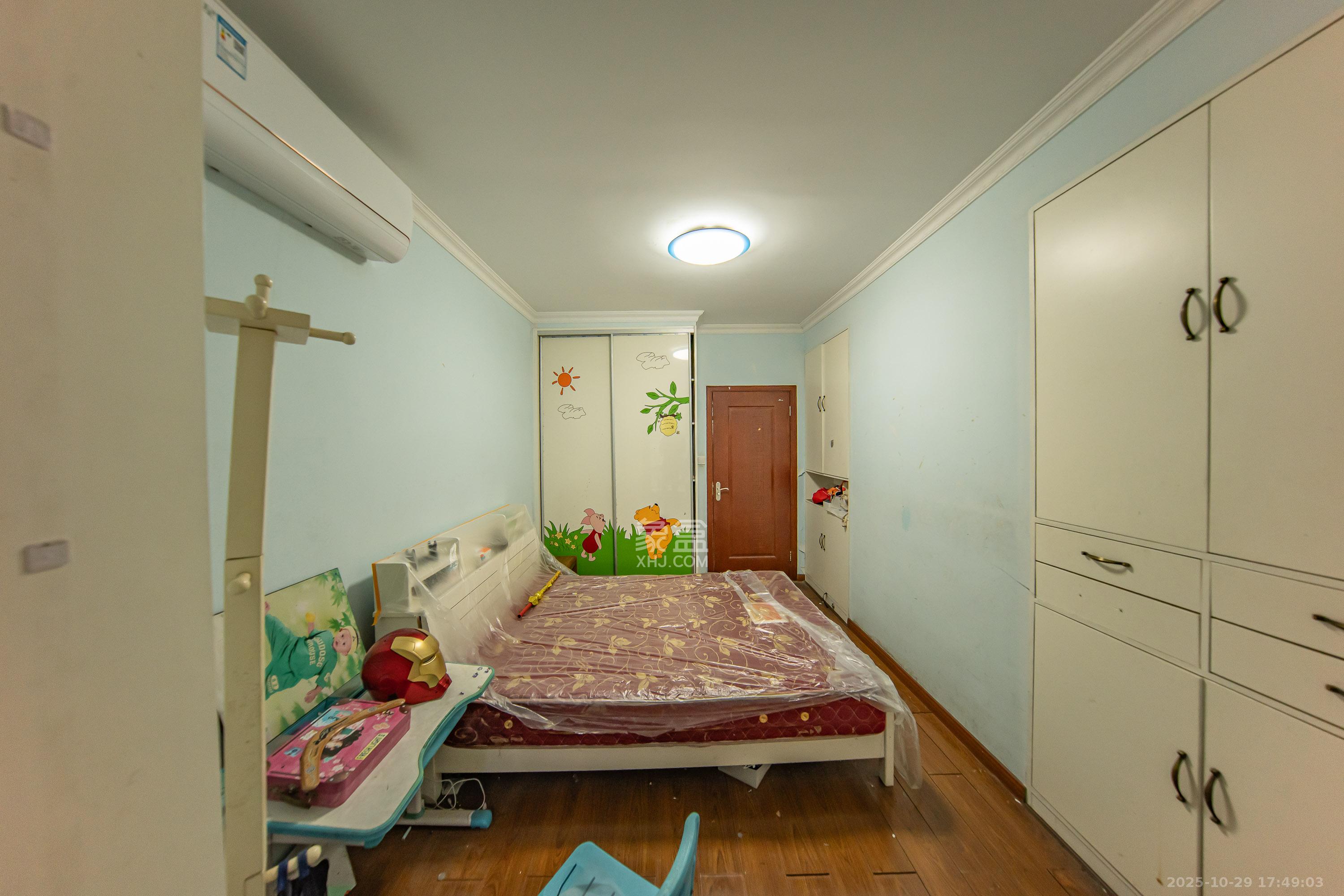 中建麓山和苑  3室2厅2卫    75.0万卧室