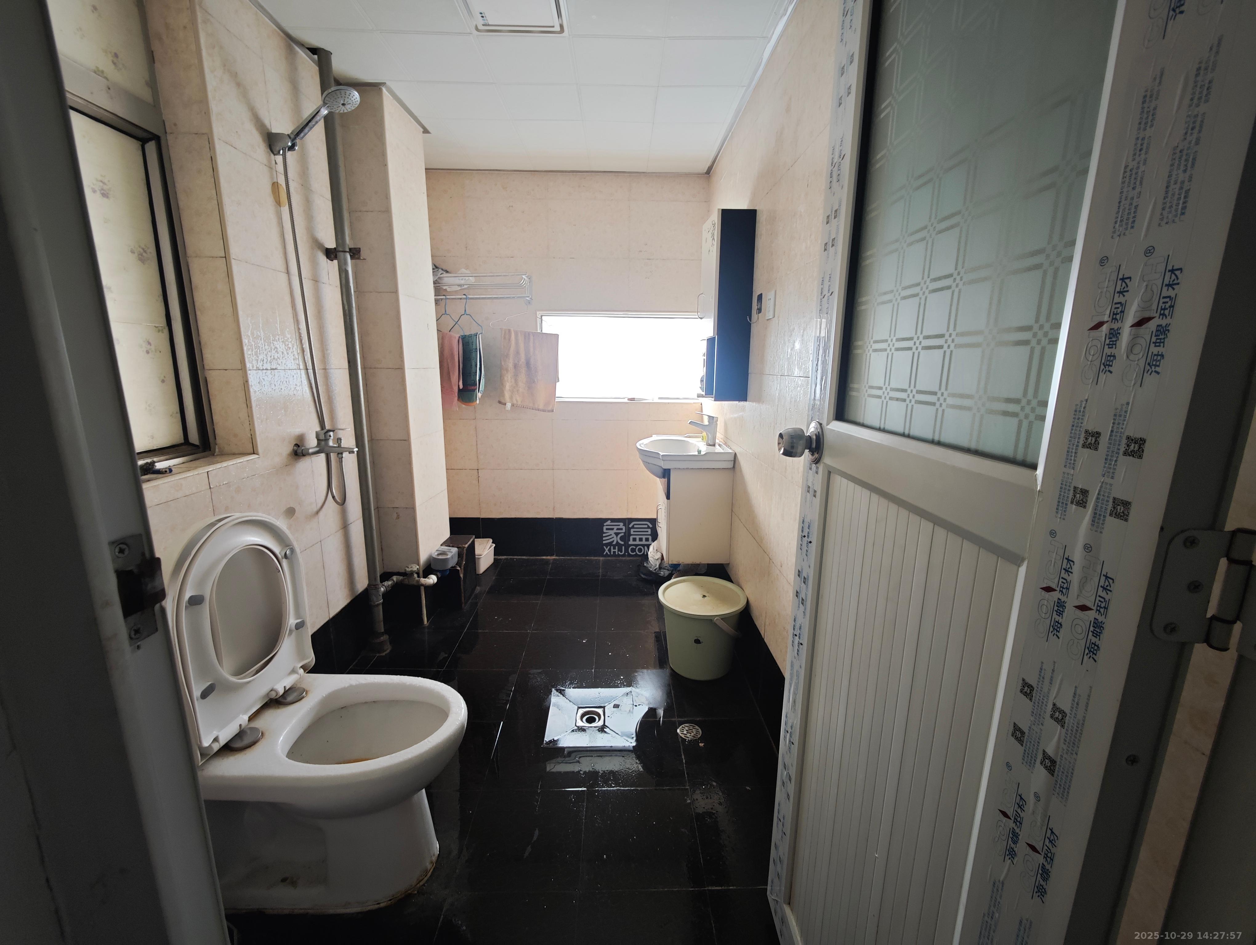 观湖公寓 1室0厅1卫 1300.0元/月 观湖公寓 1室0厅1卫 1300.0元/月室内图