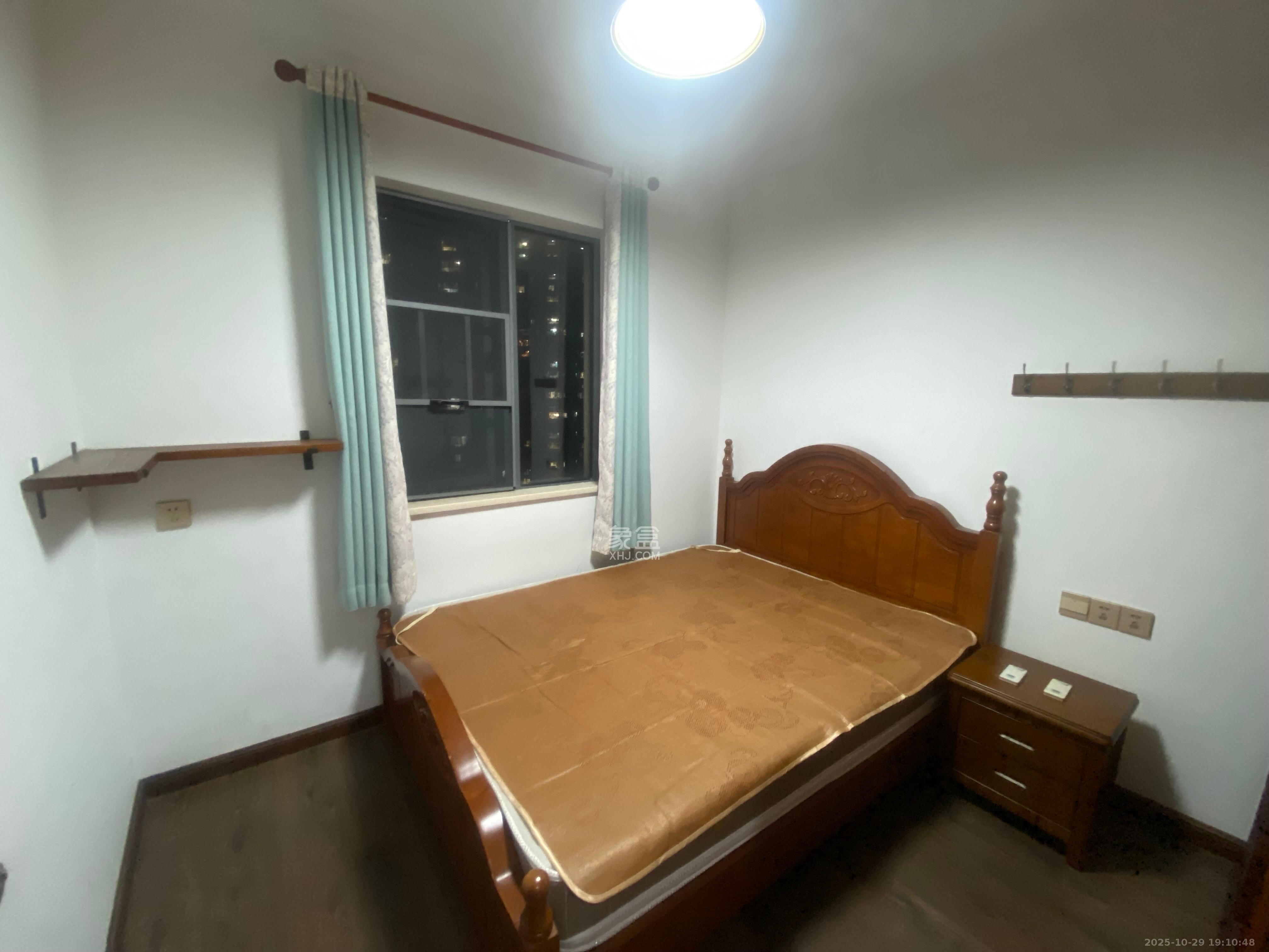 钱隆世家  2室2厅1卫    2000.0元/月室内图